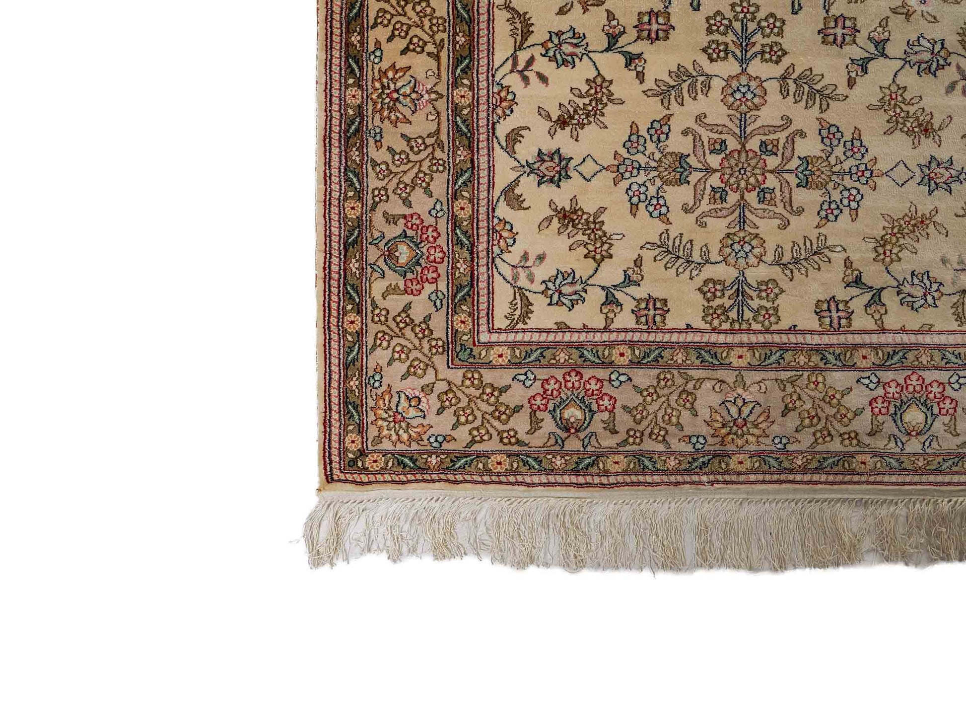 Sehr feiner, handgeknüpfter, chinesischer Hereke Orientteppich Läufer aus gesponnener Seide von Khademi, creme, weiß. 303x79 cm. Verkauf durch Jupiter Intl.