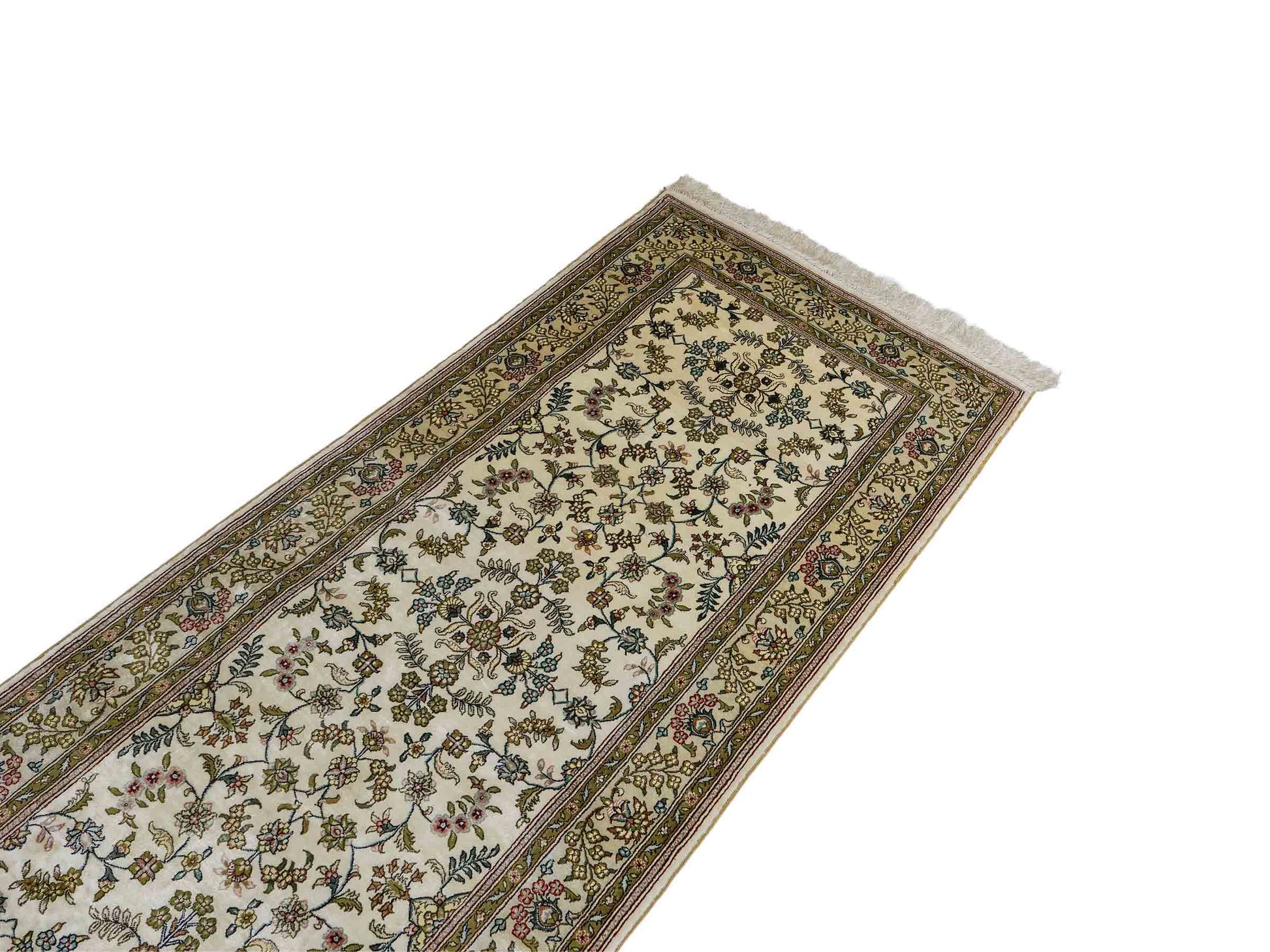 Sehr feiner, handgeknüpfter, chinesischer Hereke Orientteppich Läufer aus gesponnener Seide mit Allover-Design von Khademi, creme, weiß. 307x79 cm. Verkauf durch Jupiter Intl.