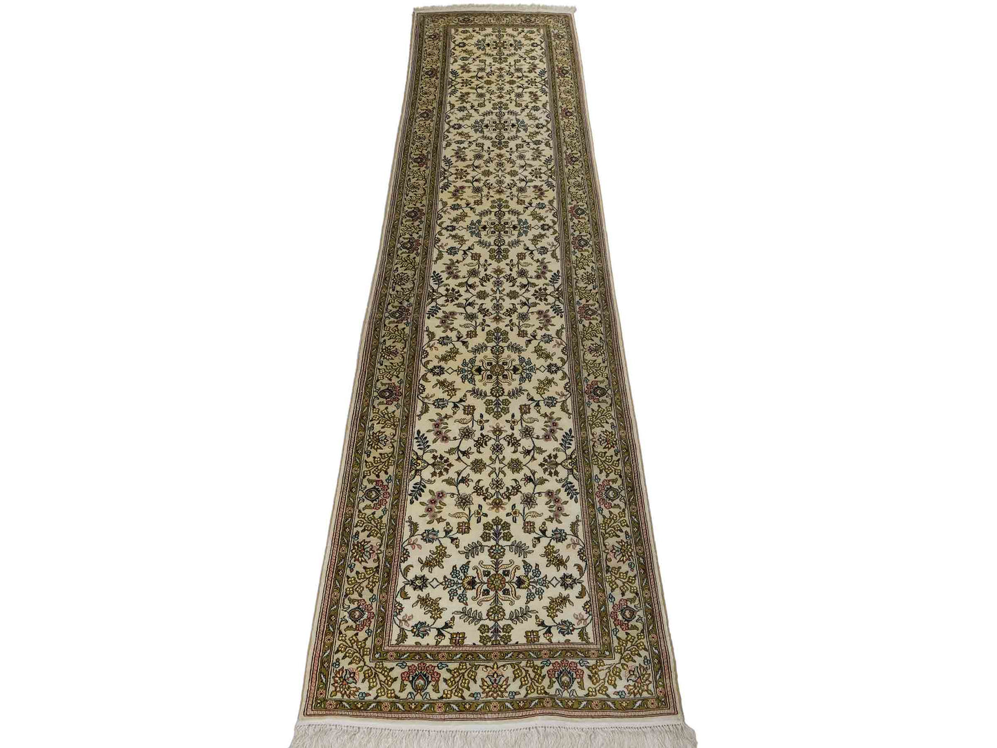 Sehr feiner, handgeknüpfter, chinesischer Hereke Orientteppich Läufer aus gesponnener Seide mit Allover-Design von Khademi, creme, weiß. 307x79 cm. Verkauf durch Jupiter Intl.