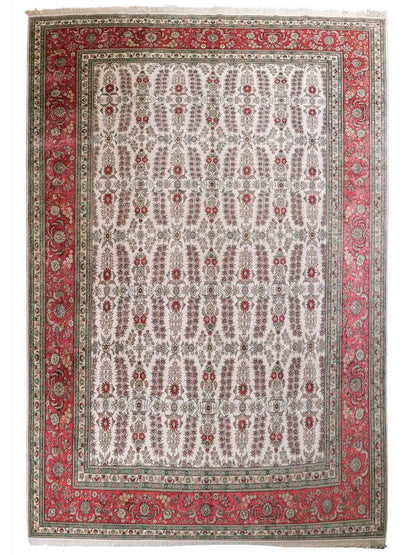 Feiner, handgeknüpfter, chinesischer Hereke Orientteppich aus gesponnener Seide mit Allover-Design von Khademi, creme, weiß, rosa. 363x277 cm. Verkauf durch Jupiter Intl.
