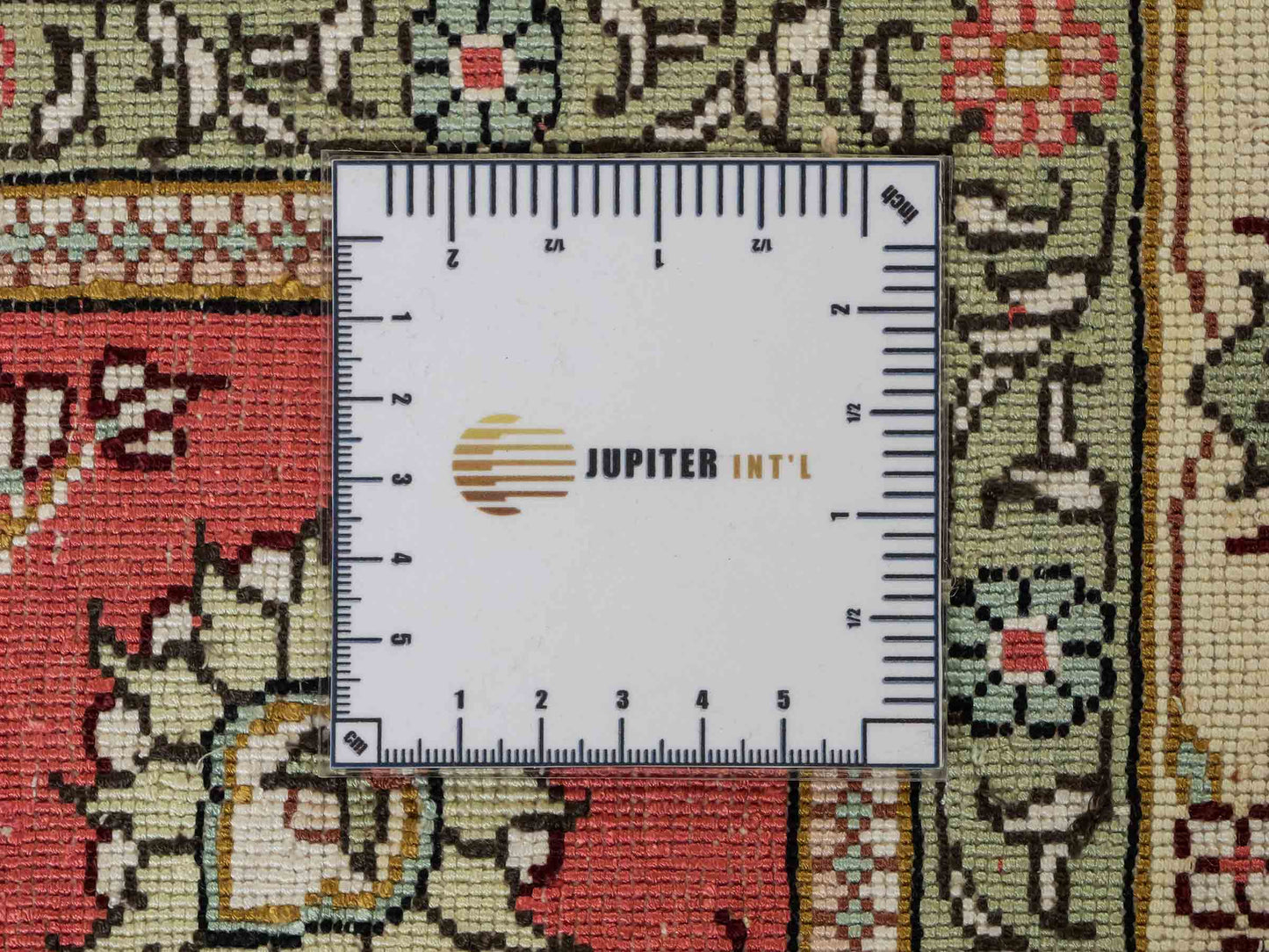 Feiner, handgeknüpfter, chinesischer Hereke Orientteppich aus gesponnener Seide mit Allover-Design von Khademi, creme, weiß, rosa. 363x277 cm. Verkauf durch Jupiter Intl.