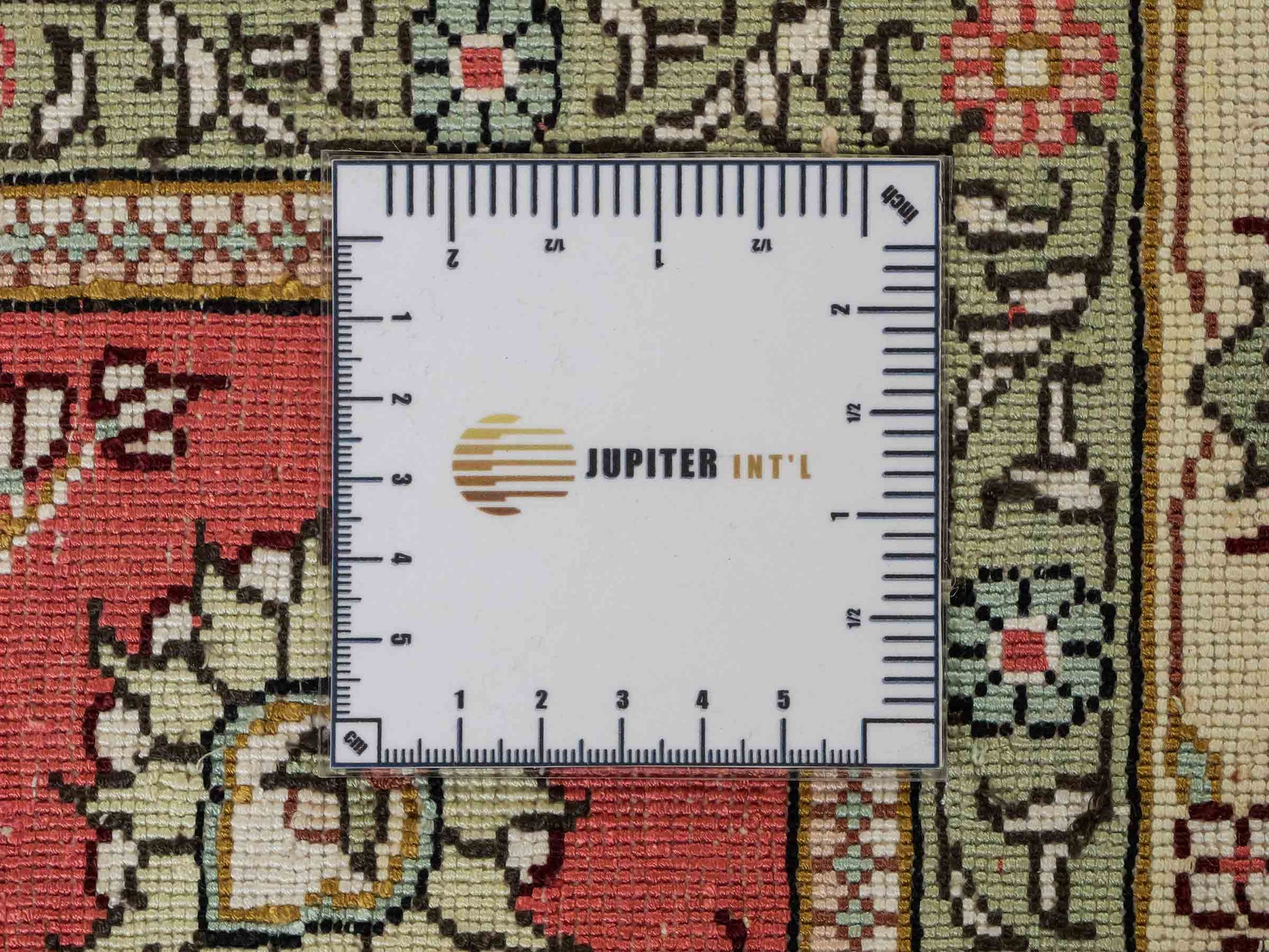 Feiner, handgeknüpfter, chinesischer Hereke Orientteppich aus gesponnener Seide mit Allover-Design von Khademi, creme, weiß, rosa. 363x277 cm. Verkauf durch Jupiter Intl.