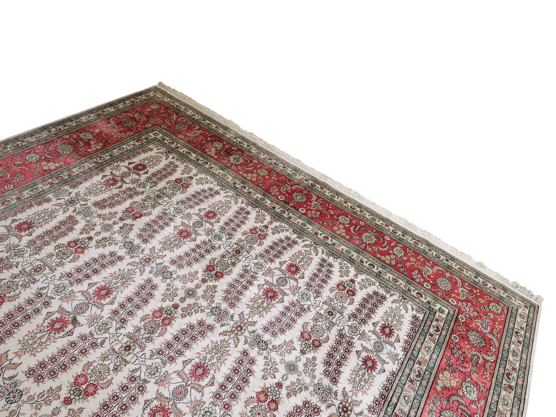 Feiner, handgeknüpfter, chinesischer Hereke Orientteppich aus gesponnener Seide mit Allover-Design von Khademi, creme, weiß, rosa. 363x277 cm. Verkauf durch Jupiter Intl.