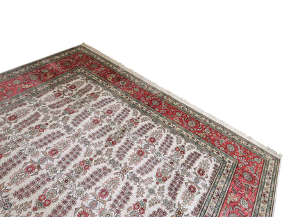 Feiner, handgeknüpfter, chinesischer Hereke Orientteppich aus gesponnener Seide mit Allover-Design von Khademi, creme, weiß, rosa. 363x277 cm. Verkauf durch Jupiter Intl.