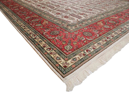 Feiner, handgeknüpfter, chinesischer Hereke Orientteppich aus gesponnener Seide mit Allover-Design von Khademi, creme, weiß, rosa. 363x277 cm. Verkauf durch Jupiter Intl.
