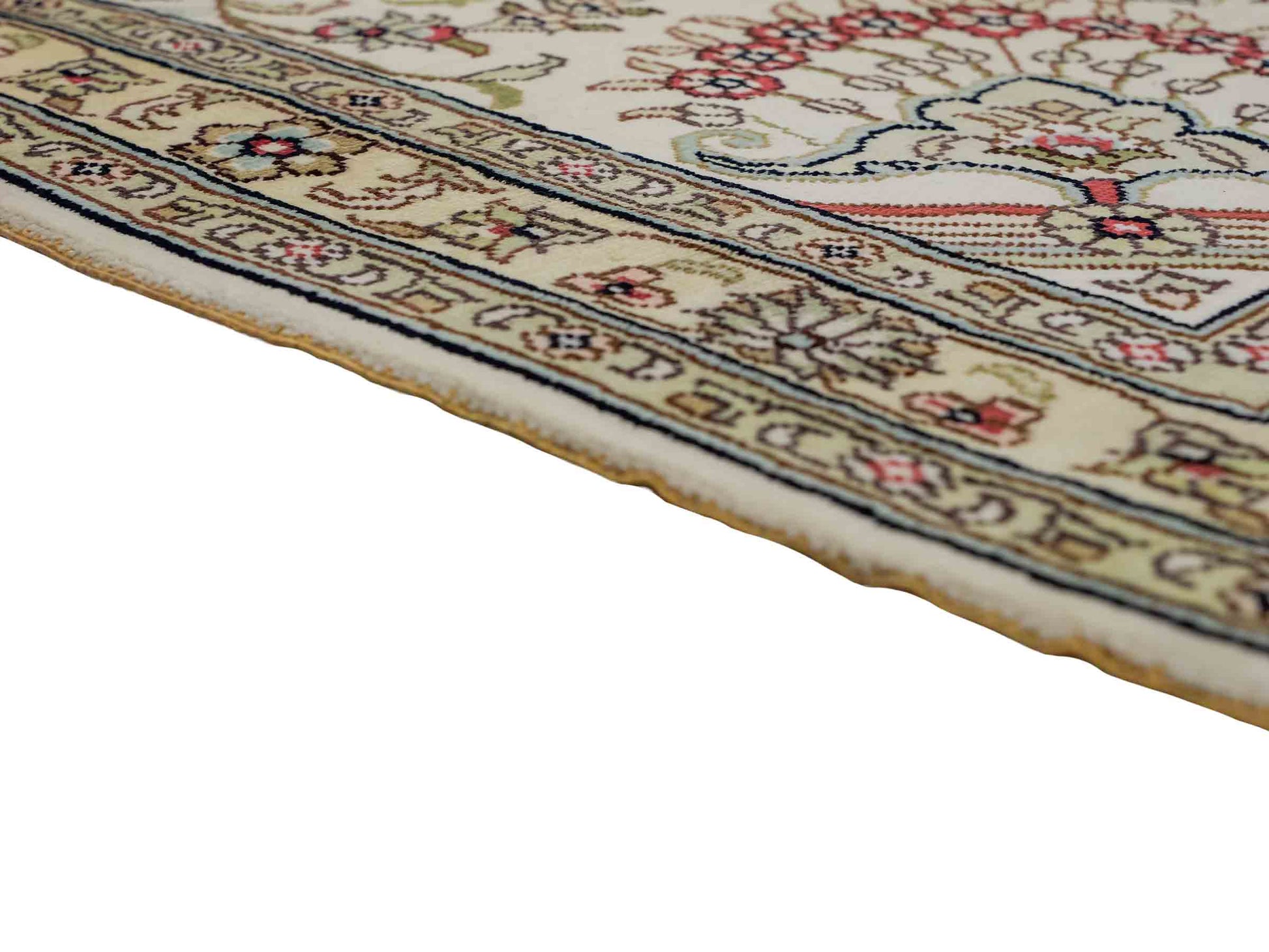 Feiner, handgeknüpfter, chinesischer Hereke Orientteppich aus gesponnener Seide mit Feldmuster von Khademi, creme, weiß, multicolor. 362x279 cm. Verkauf durch Jupiter Intl.