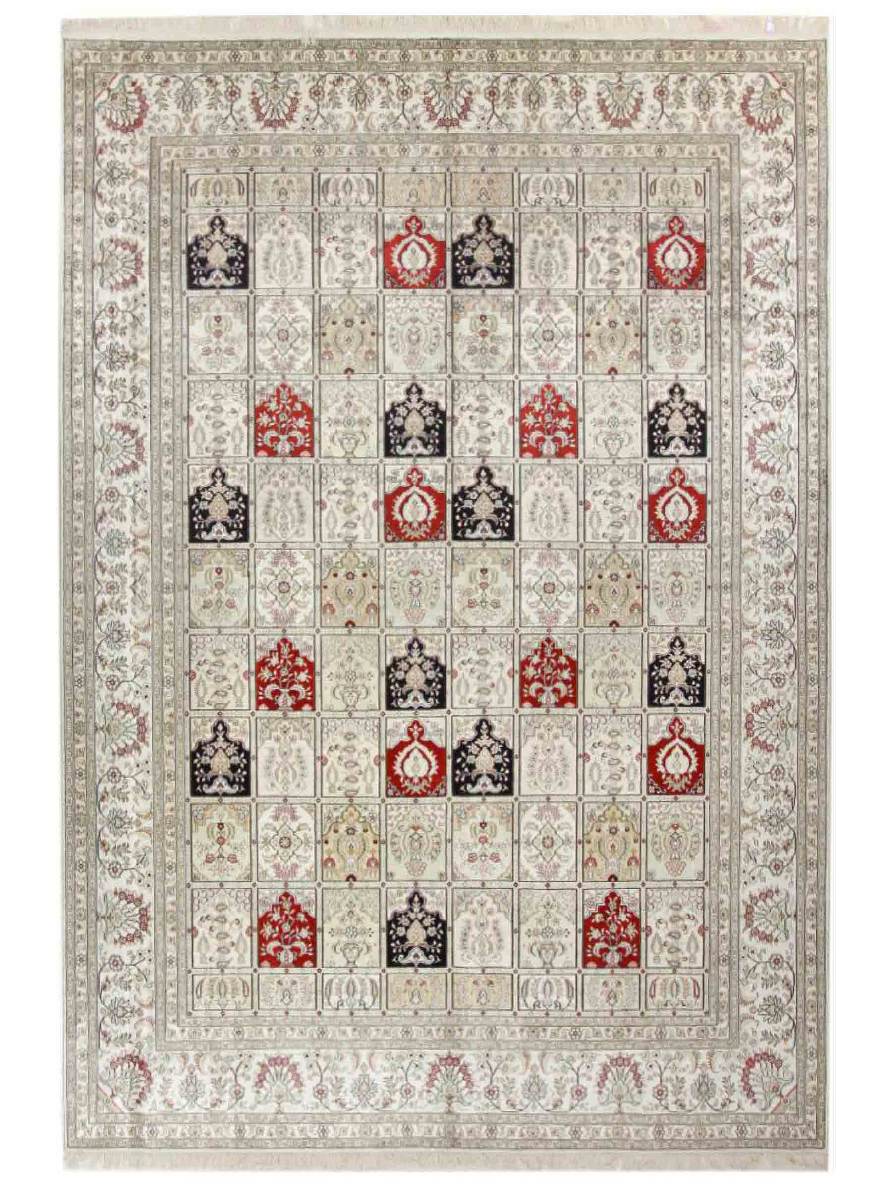 Feiner, handgeknüpfter, chinesischer Hereke Orientteppich aus gesponnener Seide mit Feldmuster von Khademi, creme, weiß, rot, blau. 365x280 cm. Verkauf durch Jupiter Intl.