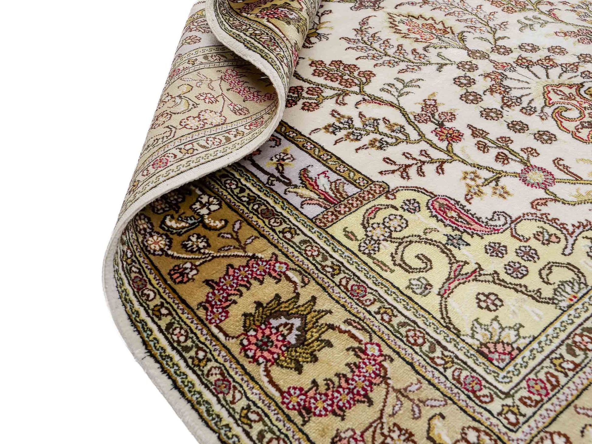 Feiner, handgeknüpfter, chinesischer Orientteppich mit Hereke Design aus Kunstseide, weiß, creme, beige. 179x124 cm. Verkauf durch Jupiter Intl.