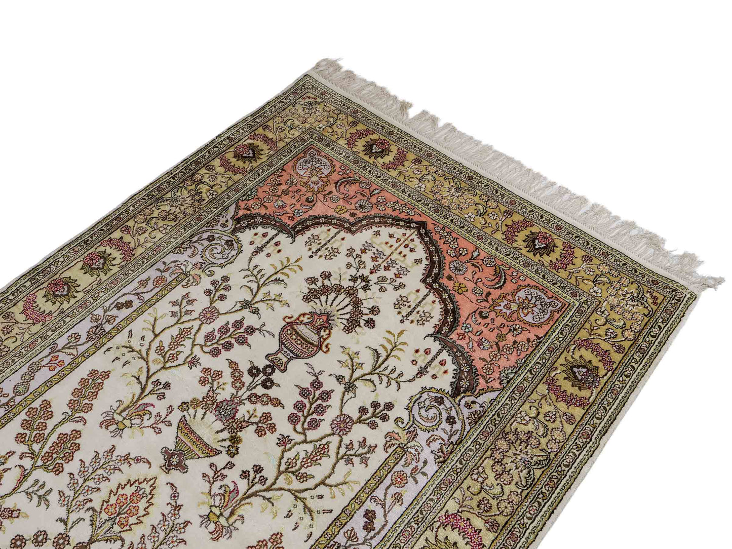 Feiner, handgeknüpfter, chinesischer Orientteppich mit Hereke Design aus Kunstseide, weiß, creme, beige. 179x124 cm. Verkauf durch Jupiter Intl.