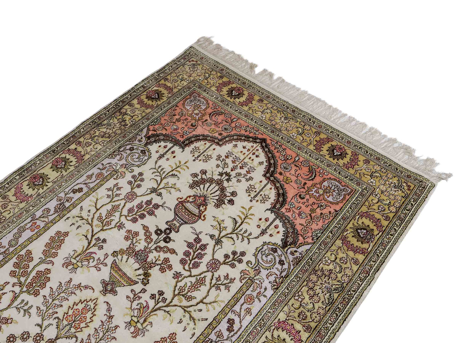 Feiner, handgeknüpfter, chinesischer Orientteppich mit Hereke Design aus Kunstseide, weiß, creme, beige. 179x124 cm. Verkauf durch Jupiter Intl.