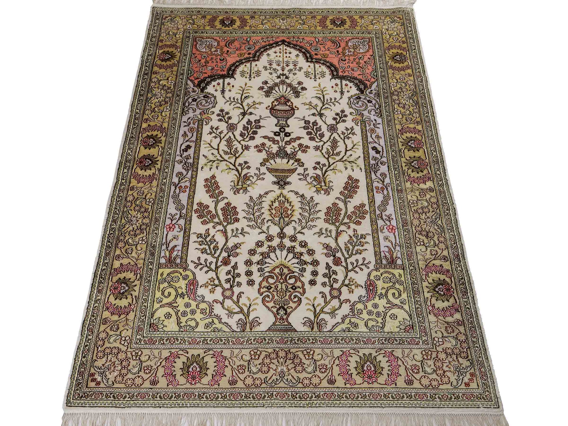 Feiner, handgeknüpfter, chinesischer Orientteppich mit Hereke Design aus Kunstseide, weiß, creme, beige. 179x124 cm. Verkauf durch Jupiter Intl.
