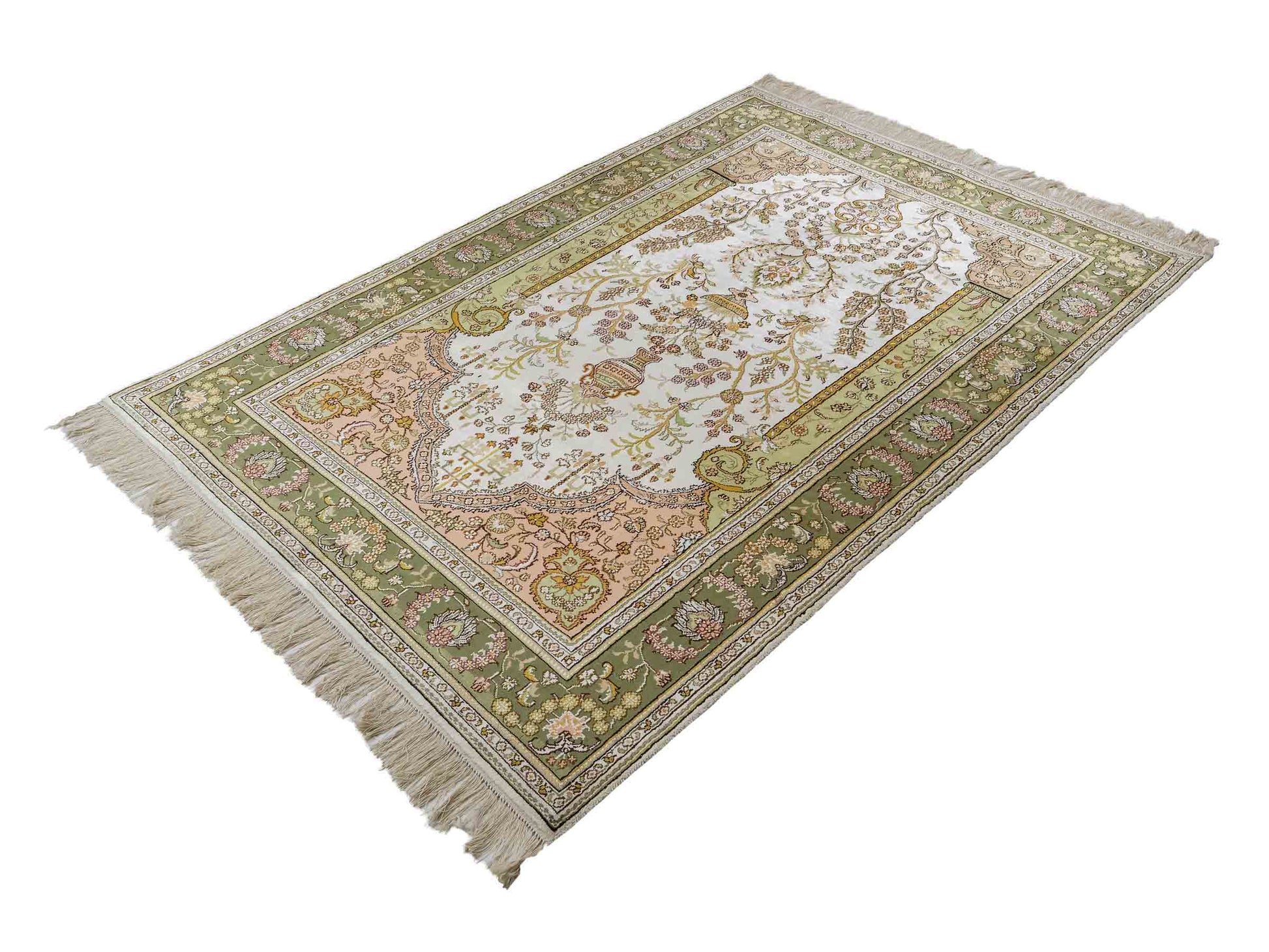 Feiner, handgeknüpfter, chinesischer Orientteppich mit Hereke Design aus Kunstseide, grün, creme, weiß. 181x123 cm. Verkauf durch Jupiter Intl.
