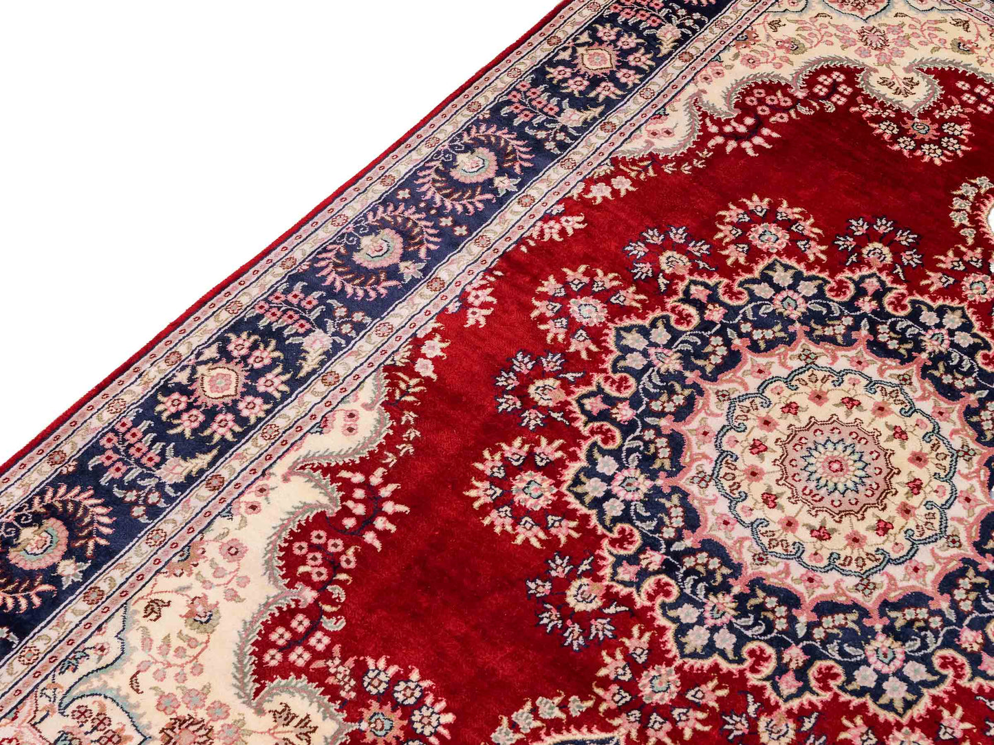 Feiner, handgeknüpfter, chinesischer Orientteppich mit Hereke Design aus Kunstseide, rot, creme, blau. 186x121 cm. Verkauf durch Jupiter Intl.