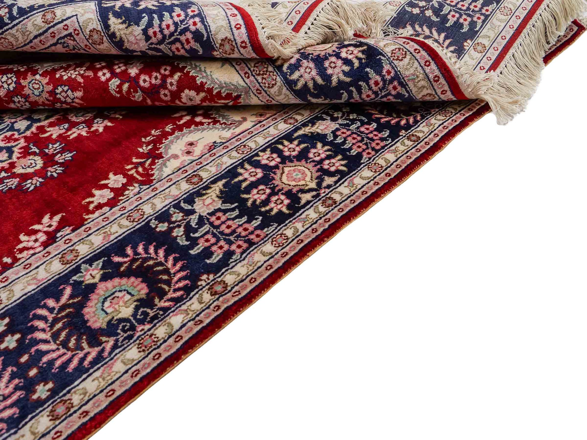 Feiner, handgeknüpfter, chinesischer Orientteppich mit Hereke Design aus Kunstseide, rot, creme, blau. 186x121 cm. Verkauf durch Jupiter Intl.