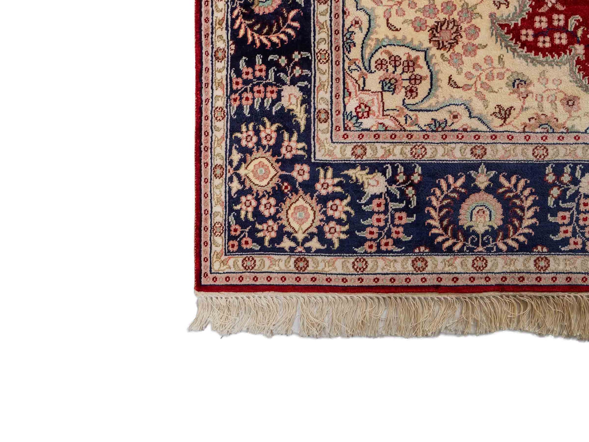 Feiner, handgeknüpfter, chinesischer Orientteppich mit Hereke Design aus Kunstseide, rot, creme, blau. 186x121 cm. Verkauf durch Jupiter Intl.