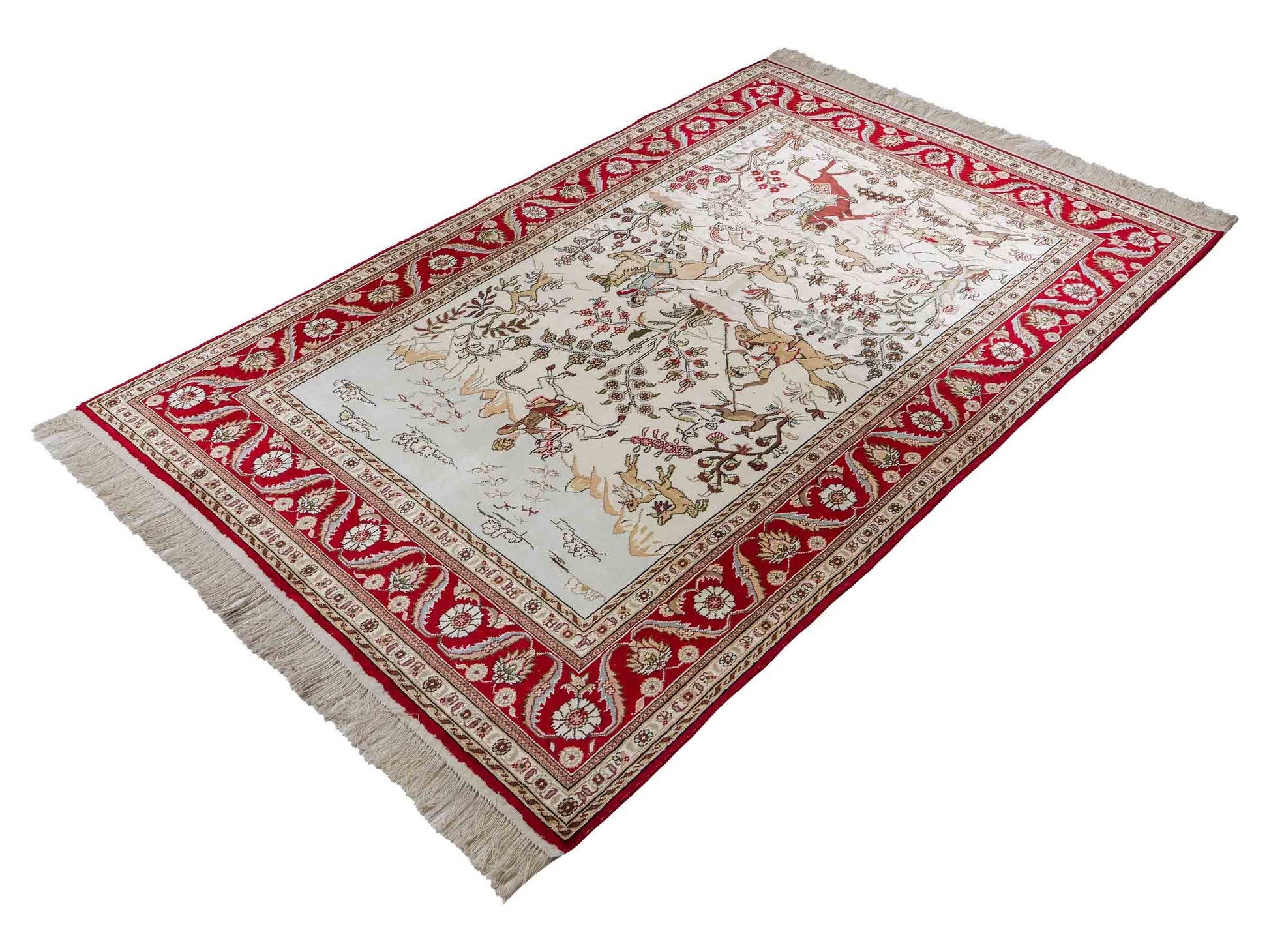 Feiner, handgeknüpfter Art Hereke aus Kunstseide. Ursprung China. Größe: 189 x 120 cm. Hauptfarben: Weiß, Creme, Rot. Vertrieb durch JUPITER Intl.