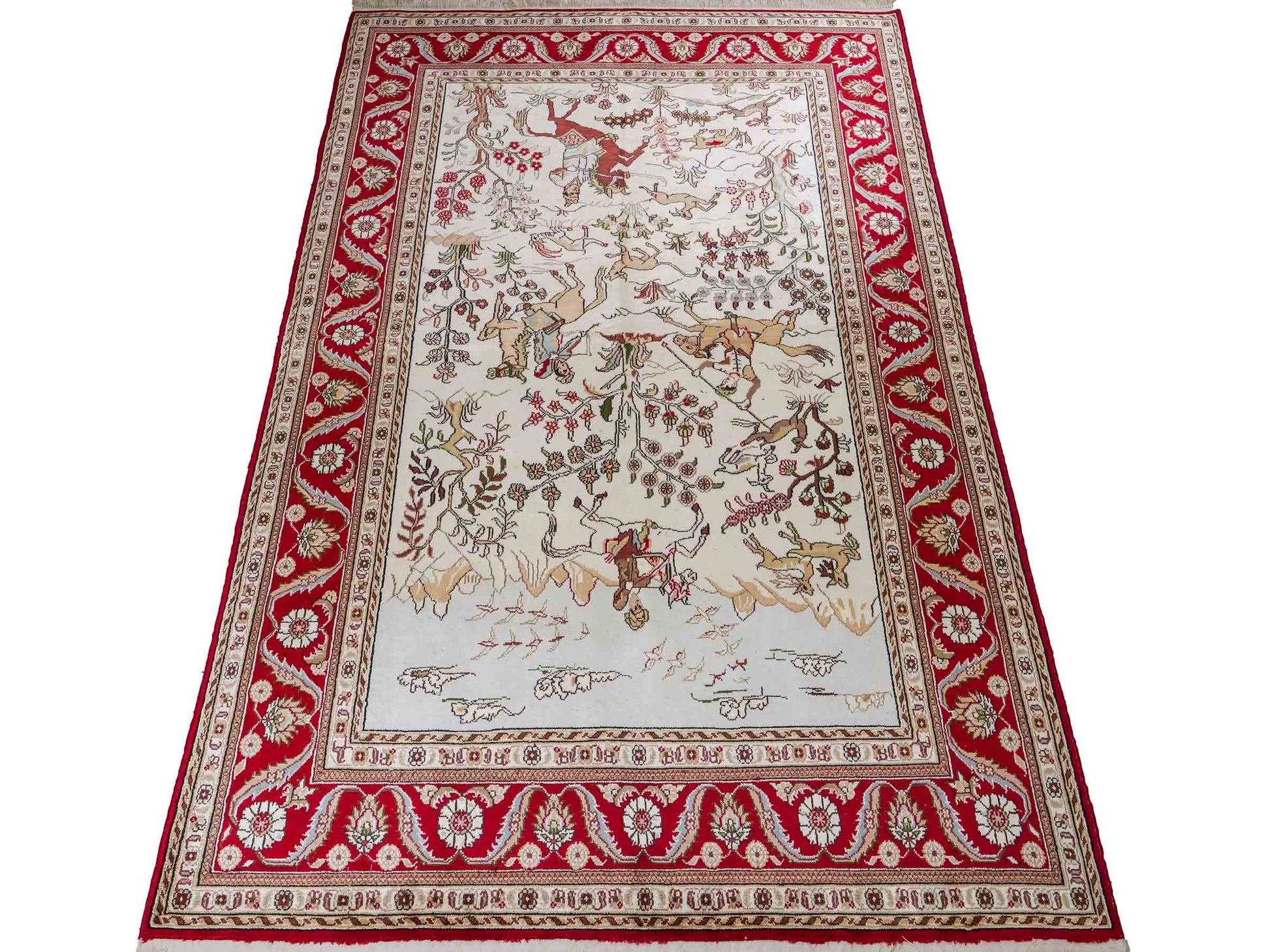 Feiner, handgeknüpfter Art Hereke aus Kunstseide. Ursprung China. Größe: 189 x 120 cm. Hauptfarben: Weiß, Creme, Rot. Vertrieb durch JUPITER Intl.