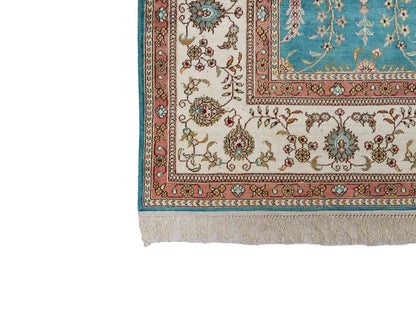 Feiner, handgeknüpfter, chinesischer Orientteppich mit Hereke Design aus Kunstseide, blau, weiß. 263x180 cm. Verkauf durch Jupiter Intl.