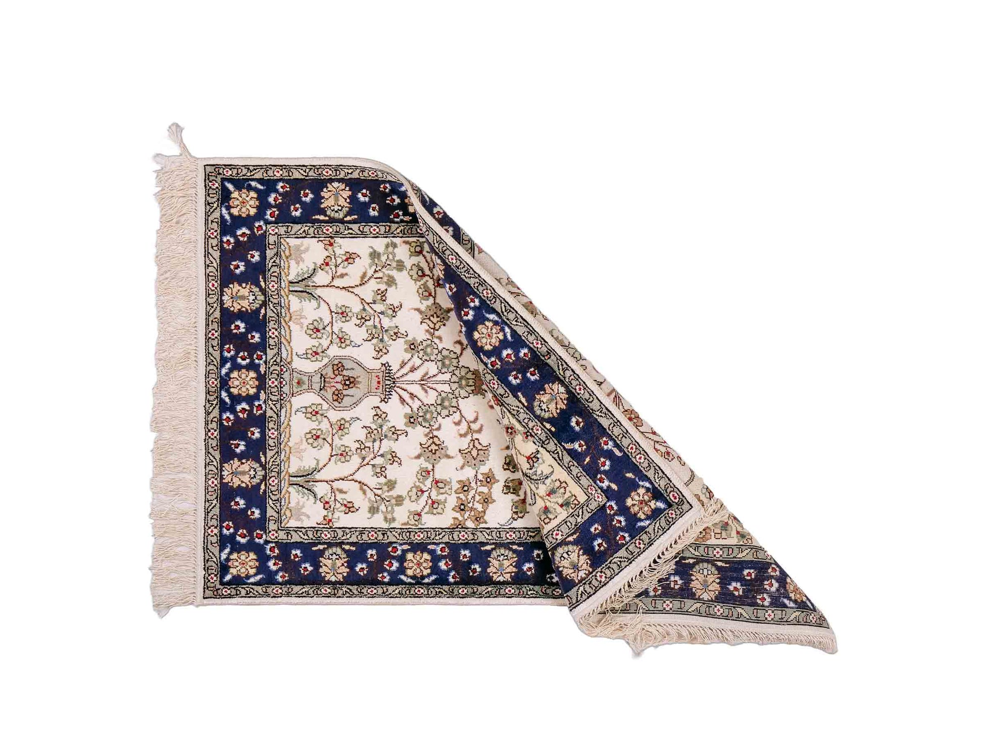 Feiner, handgeknüpfter, chinesischer Orientteppich mit Hereke Design aus Kunstseide, weiß, blau, creme. 90x62 cm. Verkauf durch Jupiter Intl.