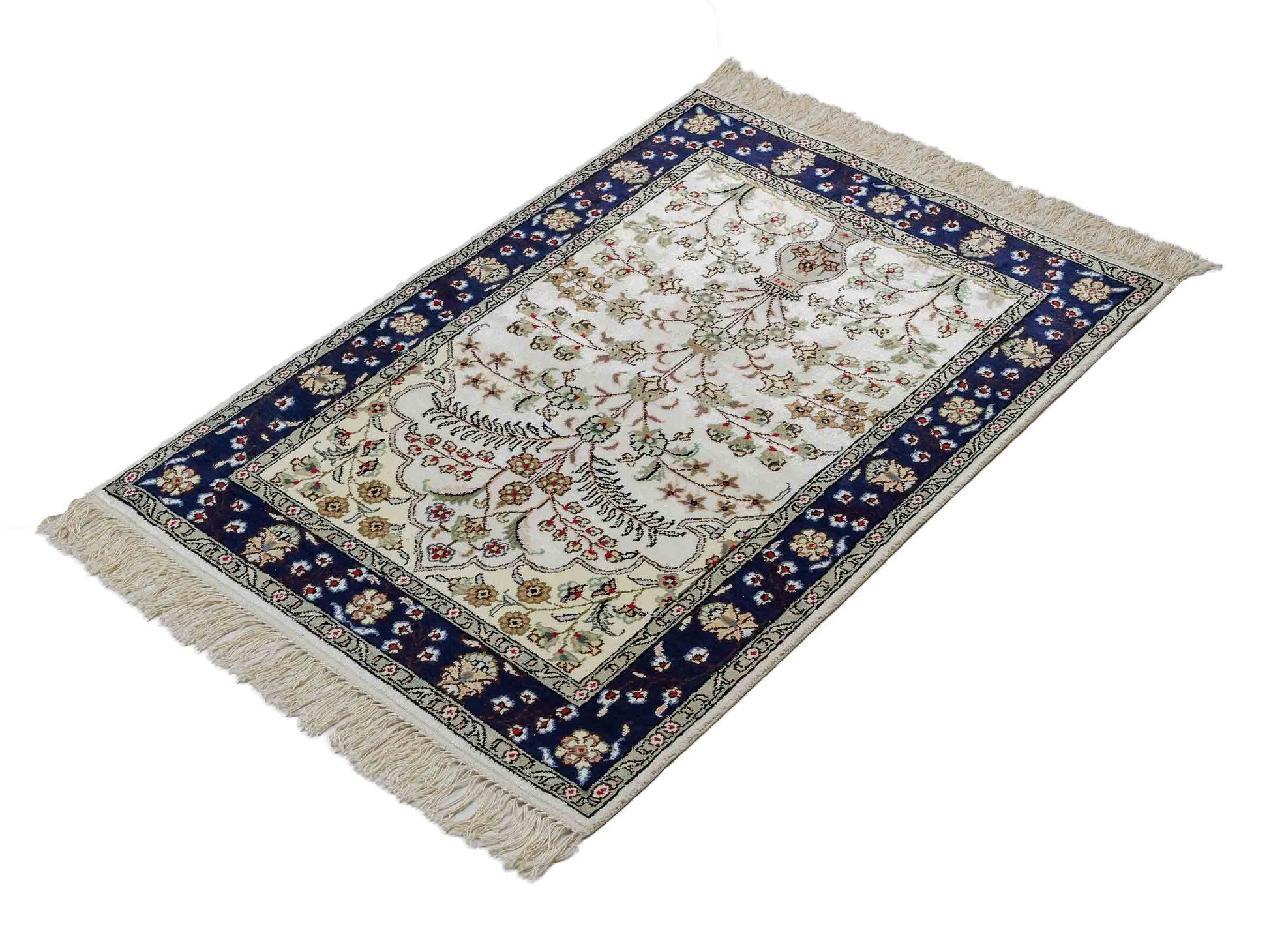 Feiner, handgeknüpfter, chinesischer Orientteppich mit Hereke Design aus Kunstseide, weiß, blau, creme. 90x62 cm. Verkauf durch Jupiter Intl.