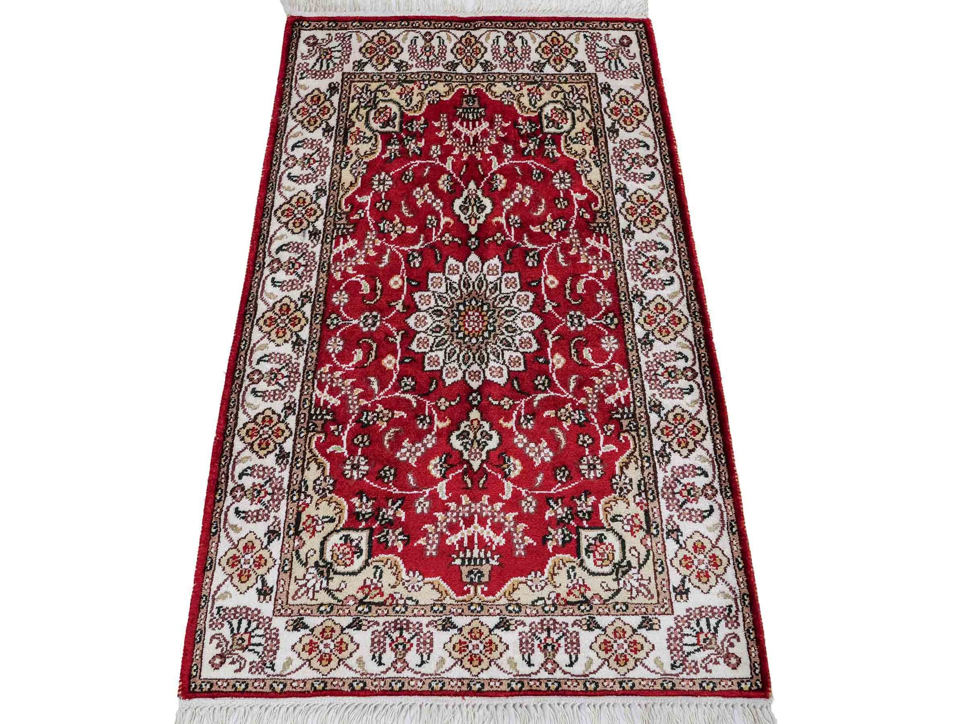 Feiner, handgeknüpfter, chinesischer Orientteppich mit Hereke Design aus Kunstseide, rot, weiß, creme. 91x62 cm. Verkauf durch Jupiter Intl.