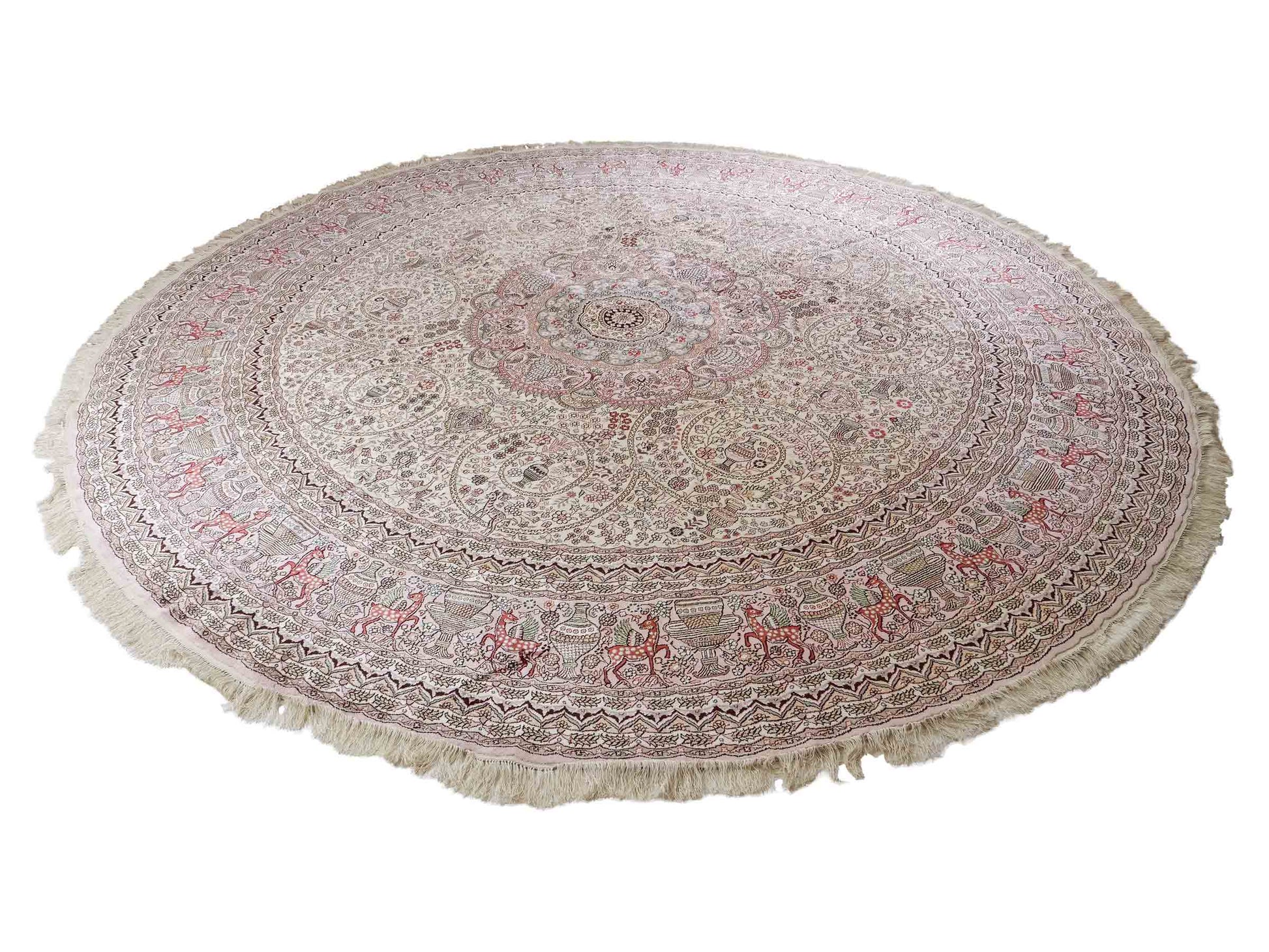 Feiner, handgeknüpfter, runder, chinesischer Orientteppich mit Ghom Design aus Kunstseide, creme, weiß, rosa. 300x300 cm. Verkauf durch Jupiter Intl.