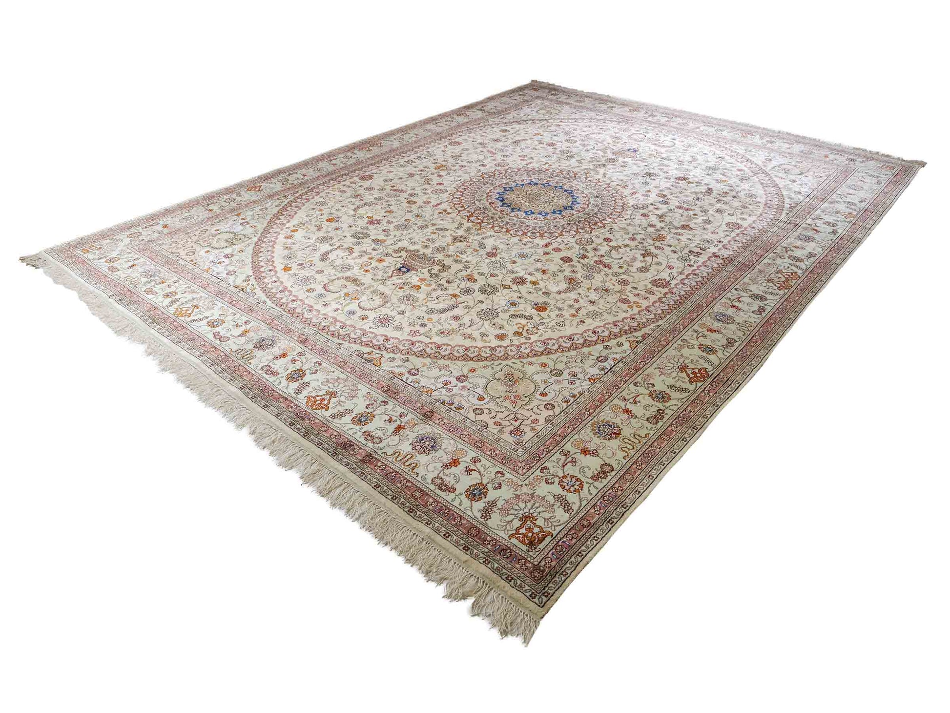 Feiner, handgeknüpfter, chinesischer Orientteppich mit Nain Design aus Kunstseide creme, weiß. 366x277 cm. Verkauf durch Jupiter Intl.