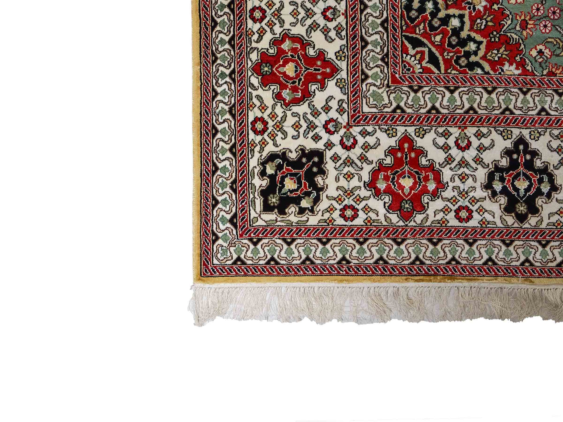 Feiner, handgeknüpfter, chinesischer Orientteppich mit Nain Design aus Kunstseide, gelb, creme, weiß. 373x275 cm. Verkauf durch Jupiter Intl.