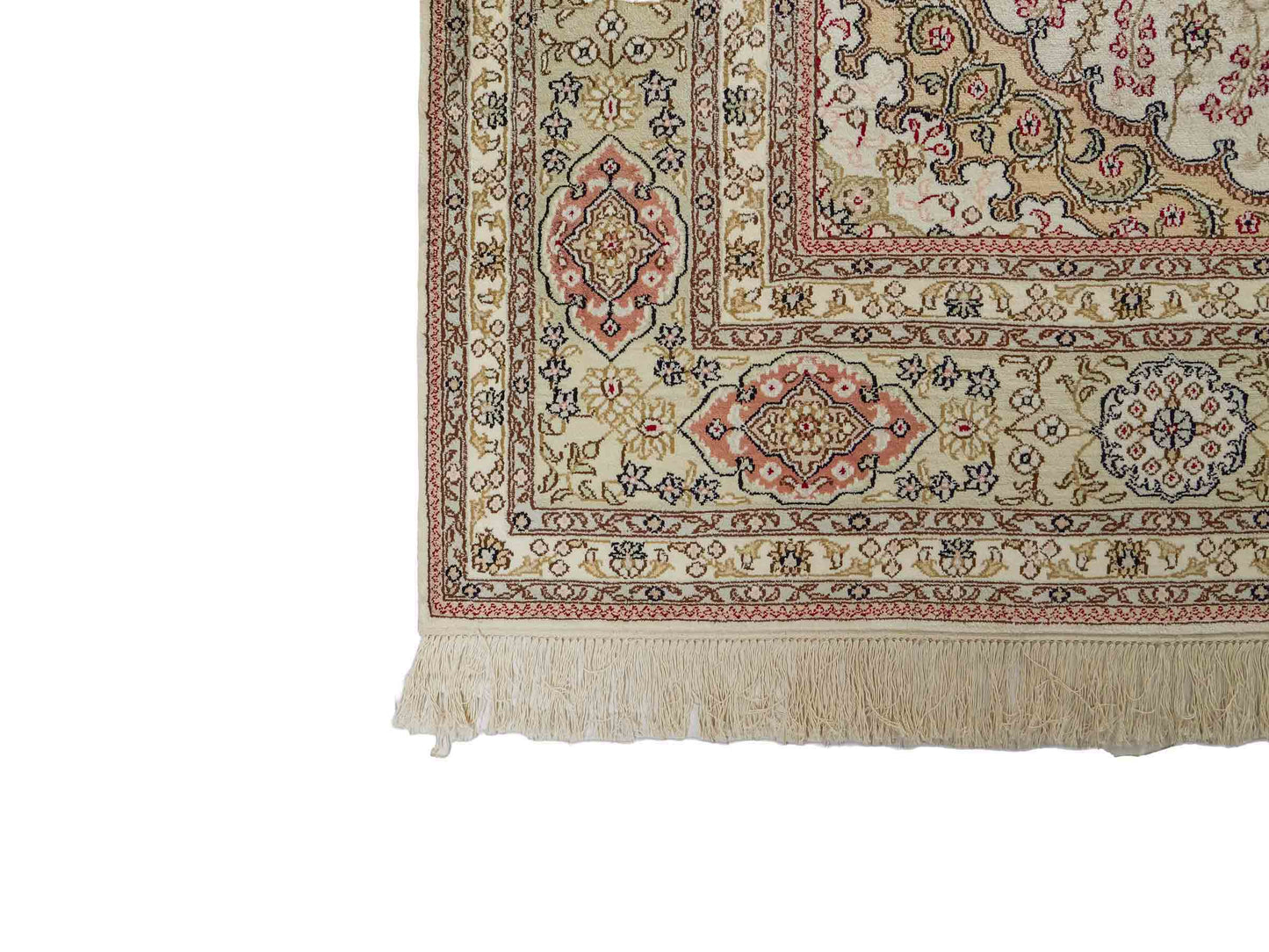 Feiner, handgeknüpfter, chinesischer Nain Orientteppich aus gesponnener Seide mit Nain Design von Khademi, creme, weiß. 267x186 cm. Verkauf durch Jupiter Intl.