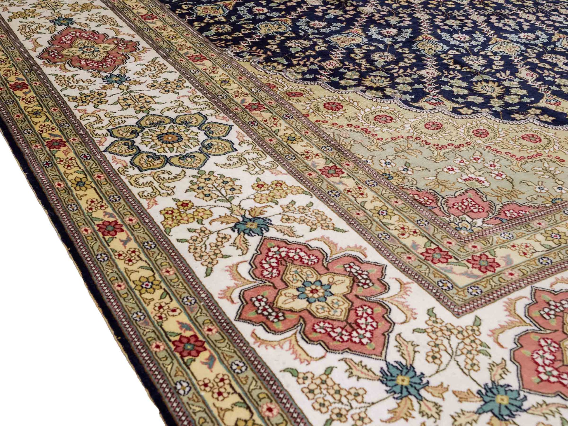Feiner, handgeknüpfter, chinesischer Nain Orientteppich aus gesponnener Seide mit Medaillon-Design von Khademi, blau, creme, weiß. 356x274 cm. Verkauf durch Jupiter Intl.