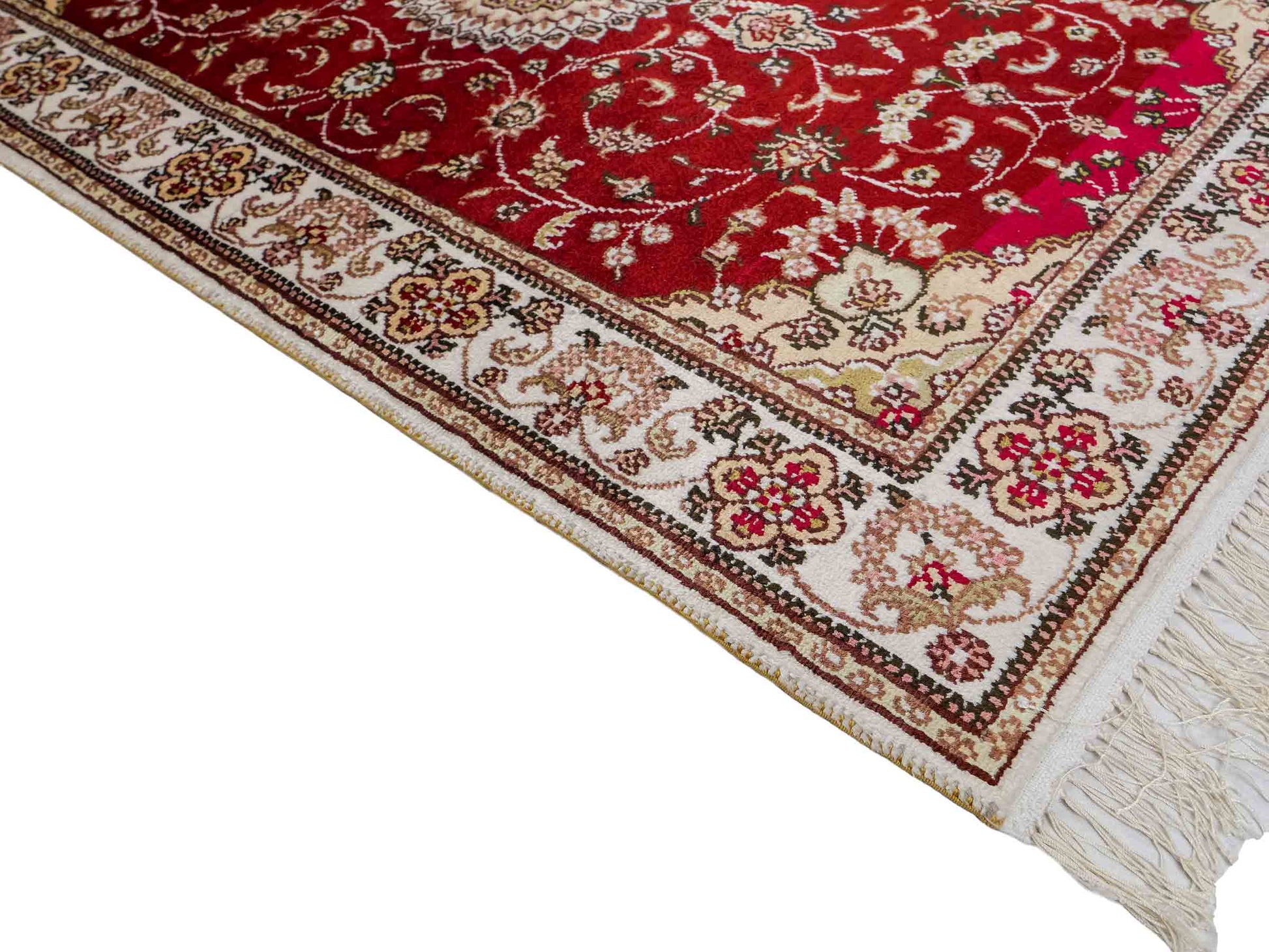 Feiner, handgeknüpfter Nain Orientteppich aus Kunstseide, rot, creme. 117x77 cm. Verkauf durch Jupiter Intl.