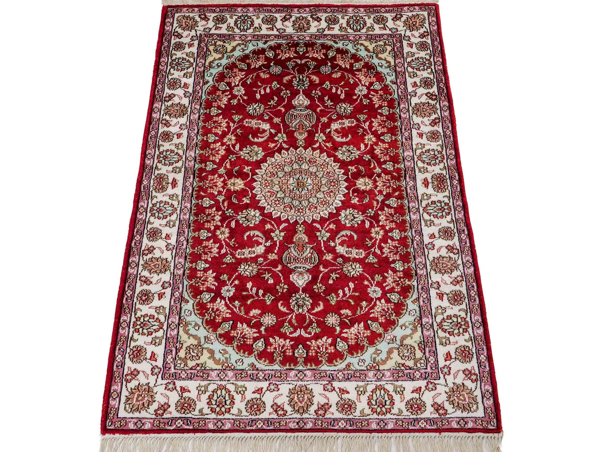 Feiner, handgeknüpfter, chinesischer Orientteppich mit Nain Design aus Kunstseide, rot, creme, weiß. 119x76 cm. Verkauf durch Jupiter Intl.