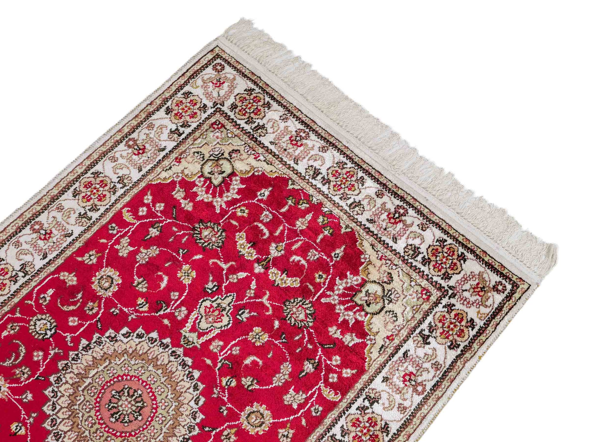 Feiner, handgeknüpfter, chinesischer Nain Orientteppich aus Kunstseide, rot, creme. 120x76 cm. Verkauf durch Jupiter Intl.