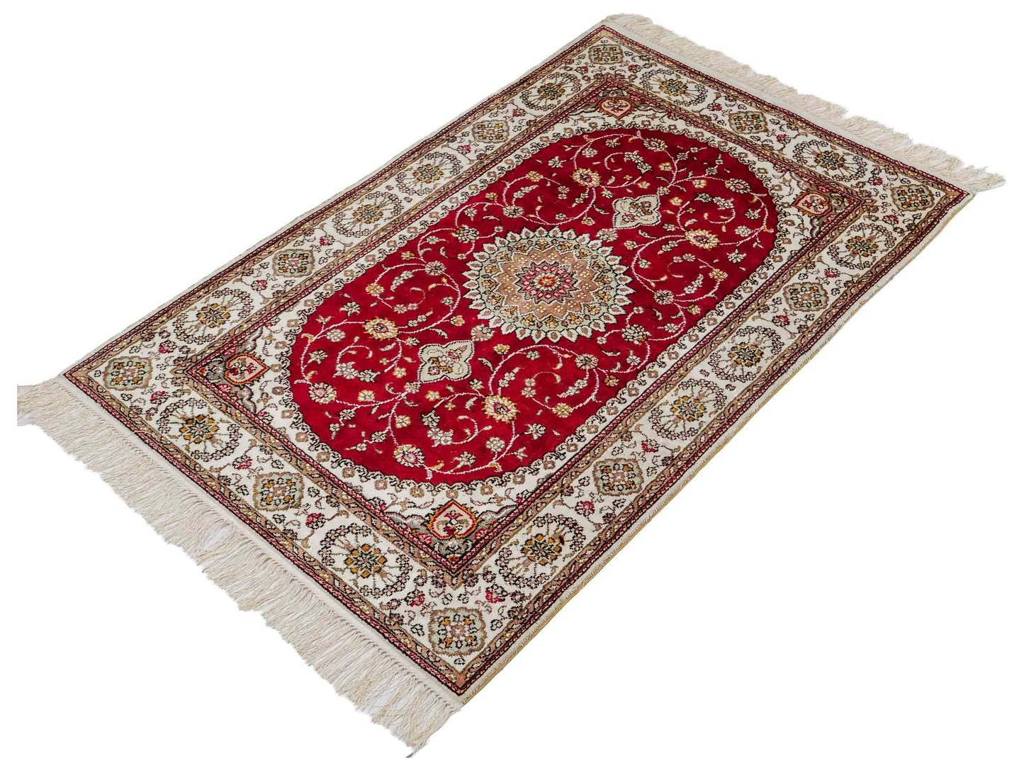 Feiner, handgeknüpfter, chinesischer Orientteppich mit Nain Design aus Kunstseide, rot, creme, weiß. 120x77 cm. Verkauf durch Jupiter Intl.