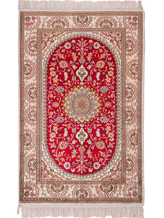 Feiner, handgeknüpfter, chinesischer Orientteppich mit Nain Design aus Kunstseide, rot, weiß, creme. 120x78 cm. Verkauf durch Jupiter Intl.