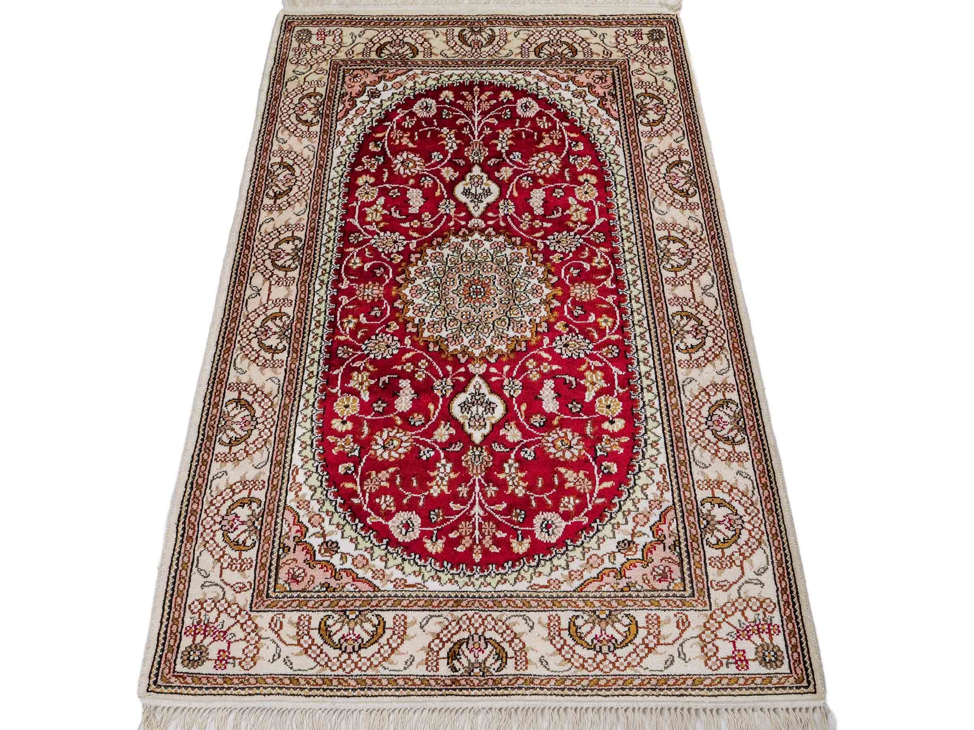 Feiner, handgeknüpfter, chinesischer Orientteppich mit Nain Design aus Kunstseide, rot, weiß, creme. 120x78 cm. Verkauf durch Jupiter Intl.