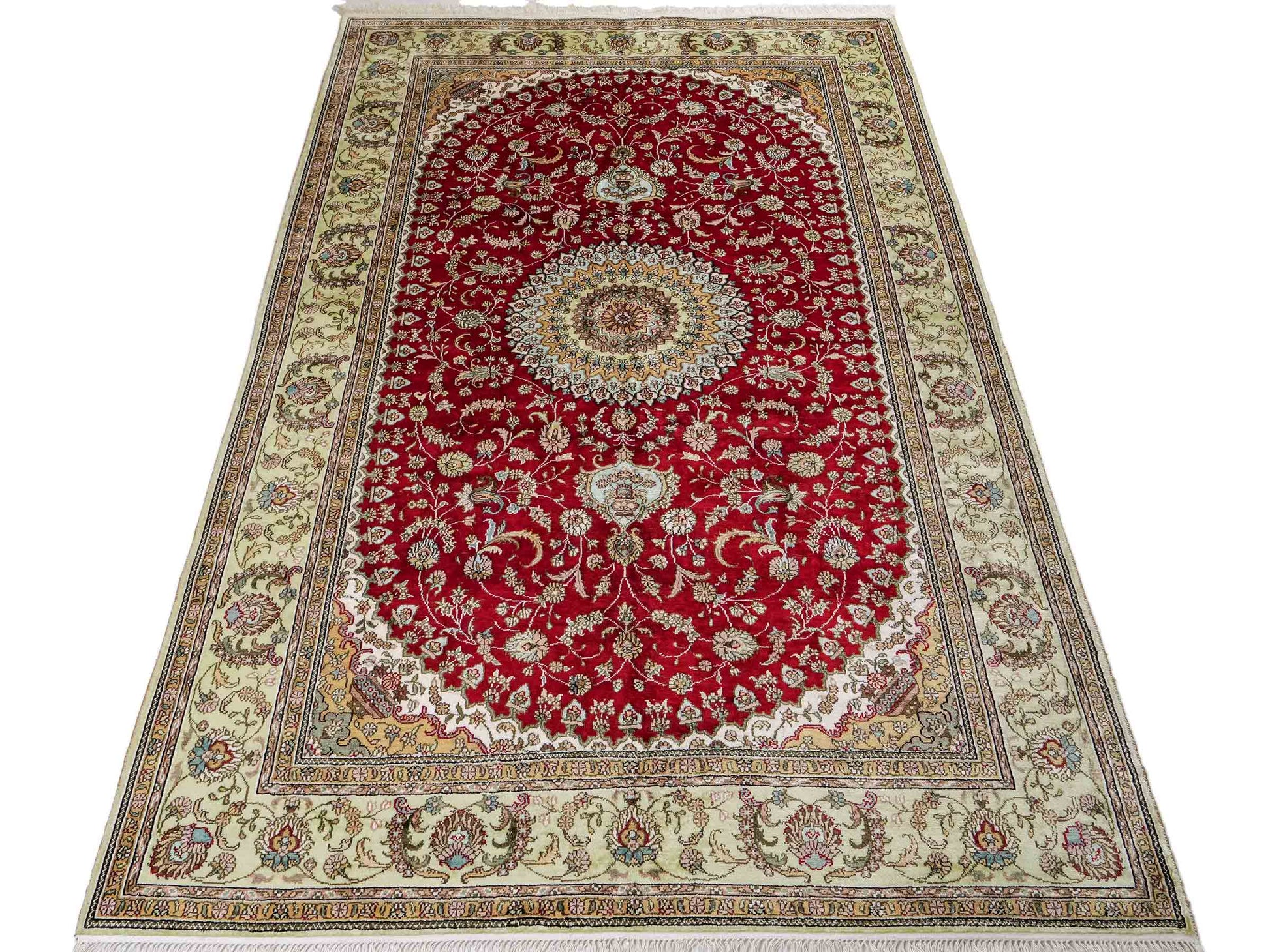 Feiner, handgeknüpfter, chinesischer Orientteppich mit Nain Design aus Kunstseide, rot, creme. 240x153 cm. Verkauf durch Jupiter Intl.