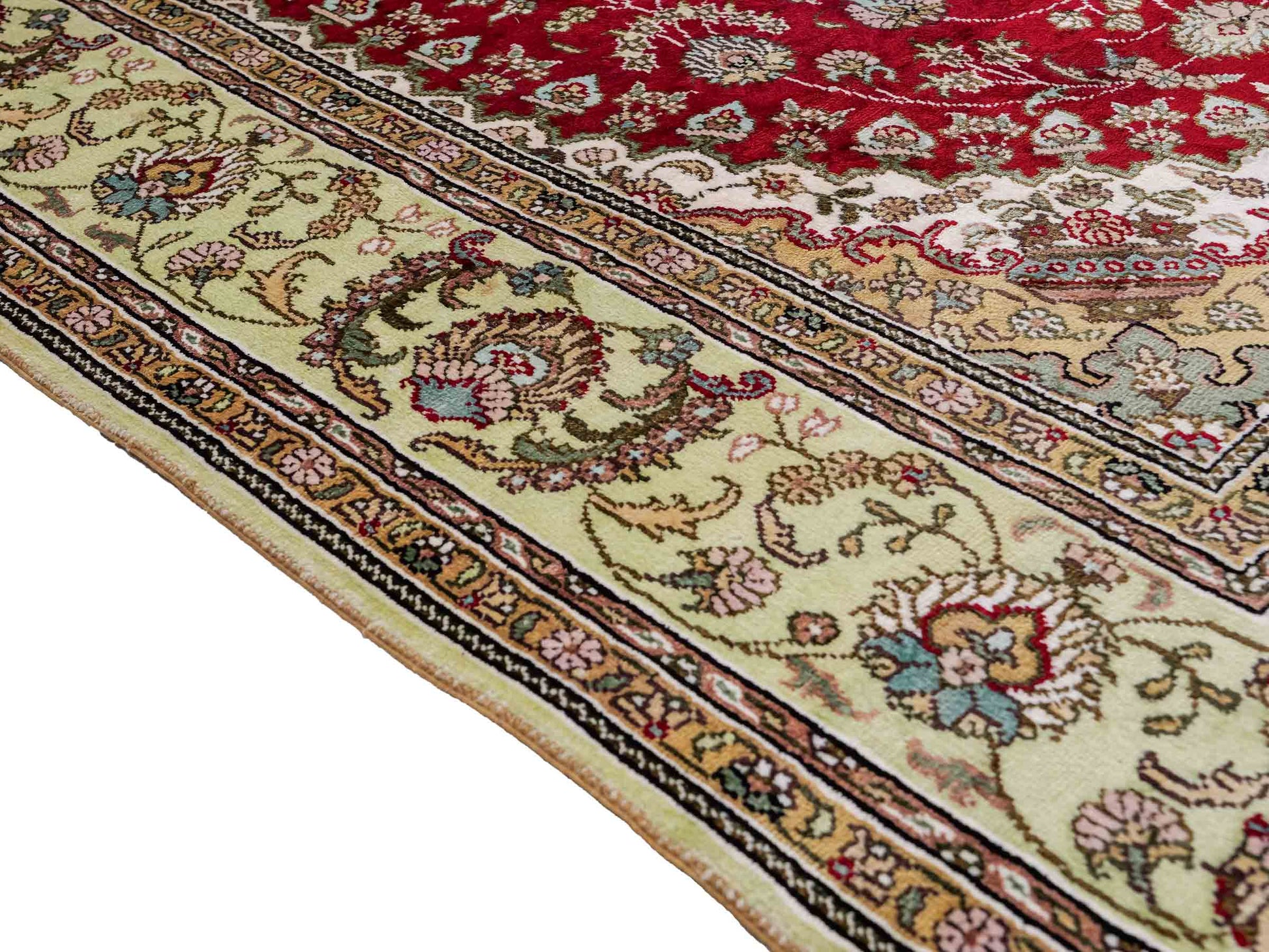 Feiner, handgeknüpfter, chinesischer Orientteppich mit Nain Design aus Kunstseide, rot, creme. 240x153 cm. Verkauf durch Jupiter Intl.
