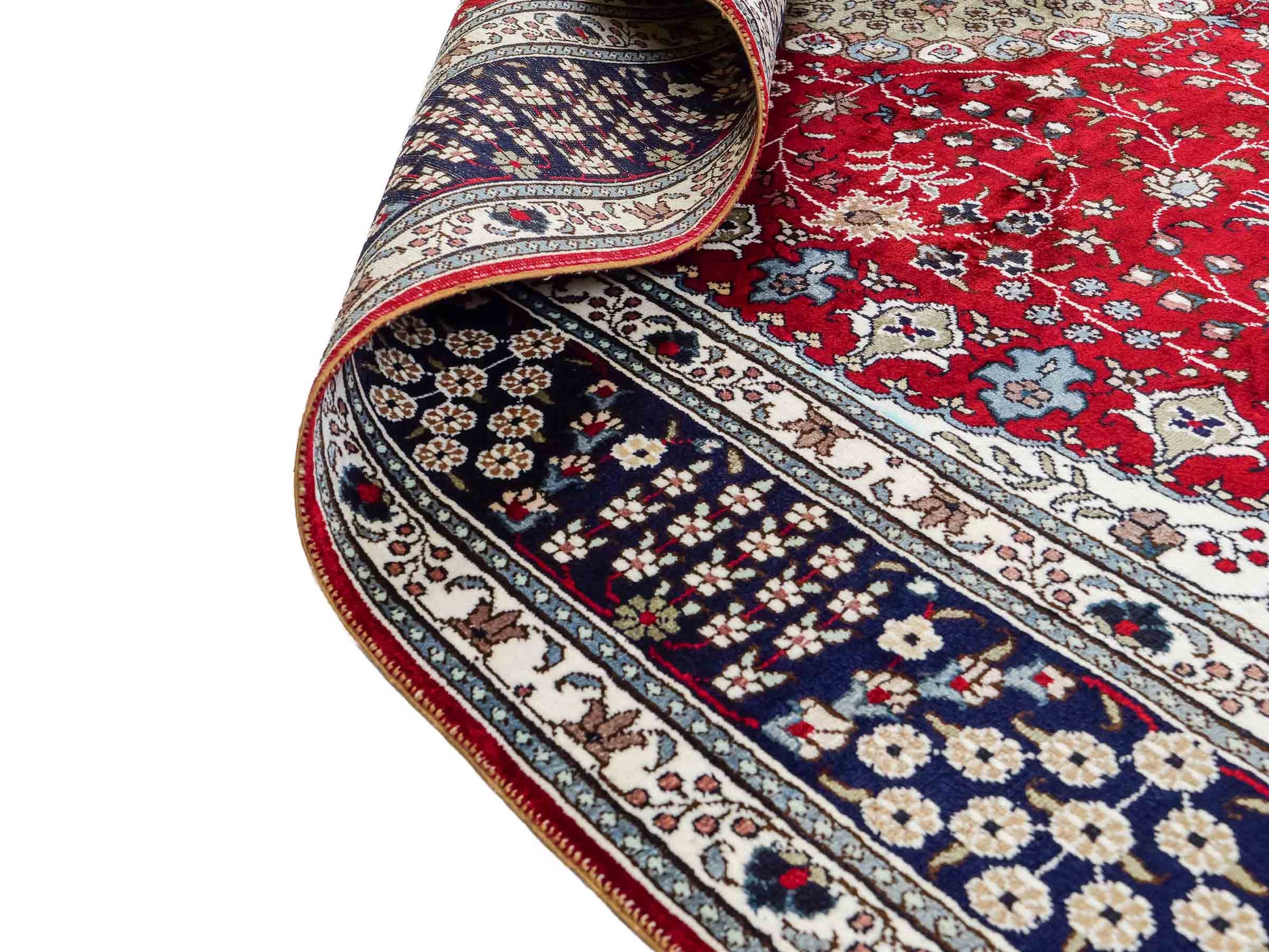 Feiner, handgeknüpfter, chinesischer Orientteppich mit Nain Design aus Kunstseide, rot, blau, creme. 246x152 cm. Verkauf durch Jupiter Intl.