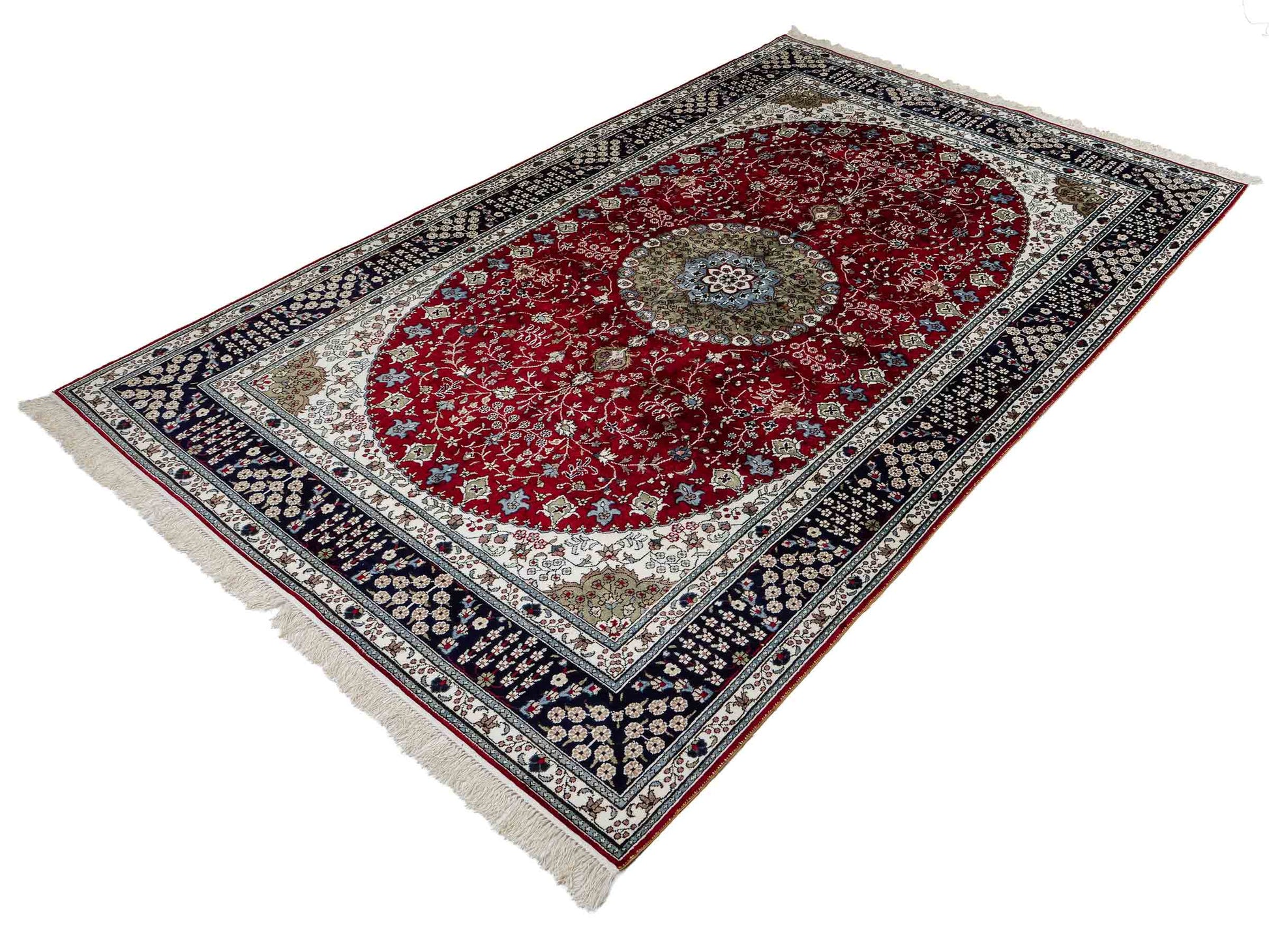 Feiner, handgeknüpfter, chinesischer Orientteppich mit Nain Design aus Kunstseide, rot, blau, creme. 246x152 cm. Verkauf durch Jupiter Intl.