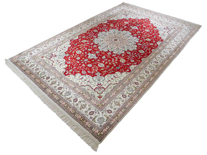 Feiner, handgeknüpfter China Nain Orientteppich aus Kunstseide, rot, weiß. 276x182 cm. Verkauf durch Jupiter Intl.