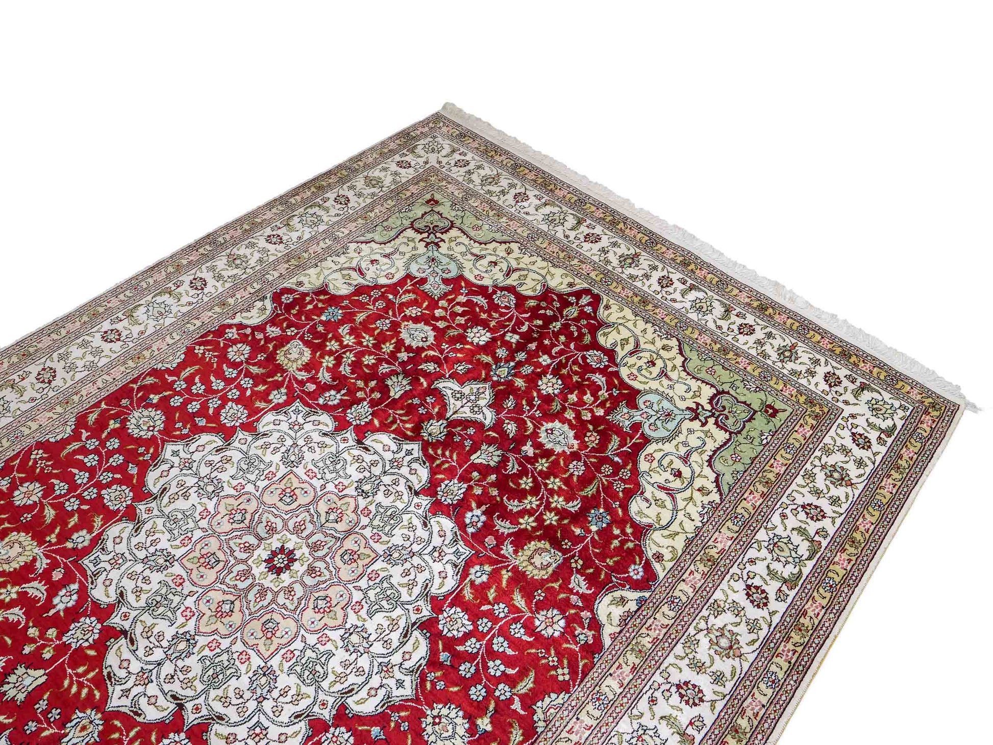 Feiner, handgeknüpfter China Nain Orientteppich aus Kunstseide, rot, weiß. 276x182 cm. Verkauf durch Jupiter Intl.