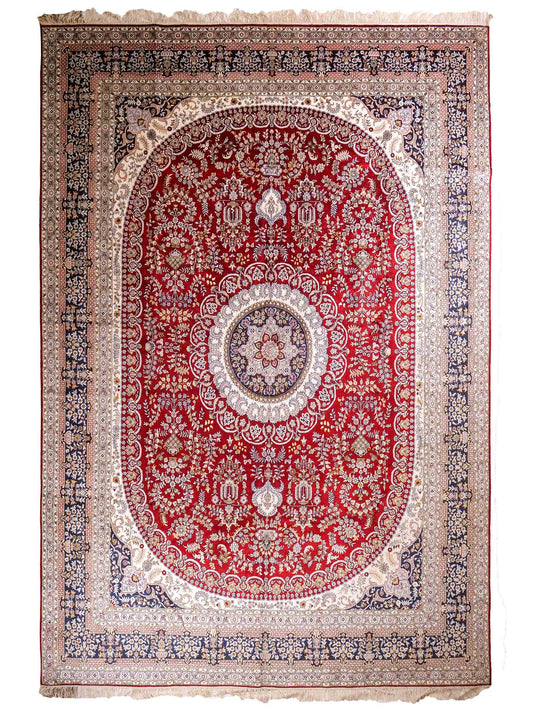 Feiner, handgeknüpfter Art Nain aus Kunstseide. Ursprung China. Größe: 379 x 273 cm. Hauptfarben: Rot, Blau. Vertrieb durch JUPITER Intl.