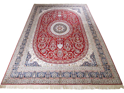 Feiner, handgeknüpfter Art Nain aus Kunstseide. Ursprung China. Größe: 379 x 273 cm. Hauptfarben: Rot, Blau. Vertrieb durch JUPITER Intl.