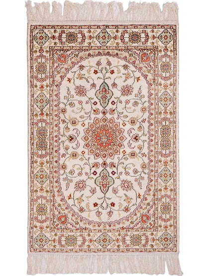 Feiner, handgeknüpfter, chinesischer Orientteppich mit Nain Design aus Kunstseide, creme, weiß. 89x59 cm. Verkauf durch Jupiter Intl.