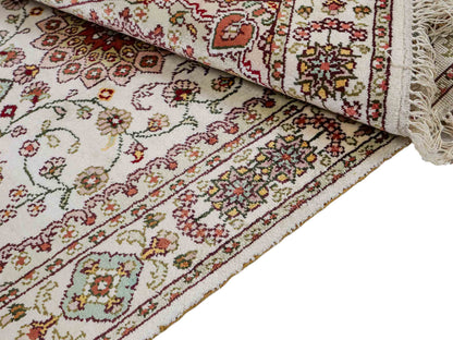 Feiner, handgeknüpfter, chinesischer Orientteppich mit Nain Design aus Kunstseide, creme, weiß. 89x59 cm. Verkauf durch Jupiter Intl.