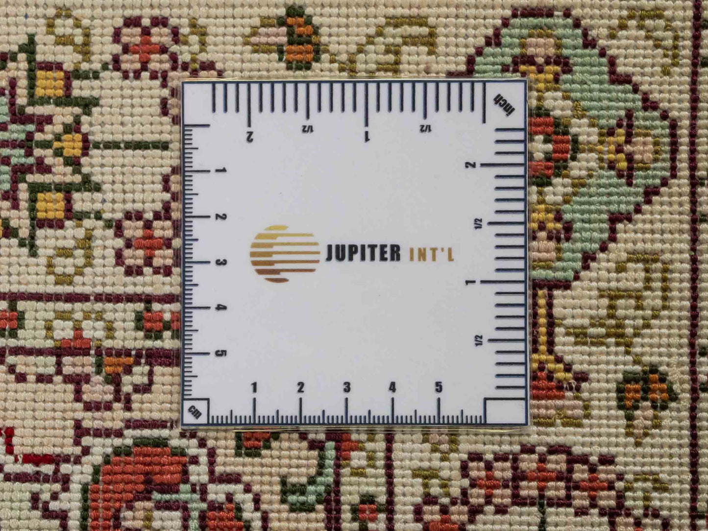Feiner, handgeknüpfter, chinesischer Orientteppich mit Nain Design aus Kunstseide, creme, weiß. 89x59 cm. Verkauf durch Jupiter Intl.