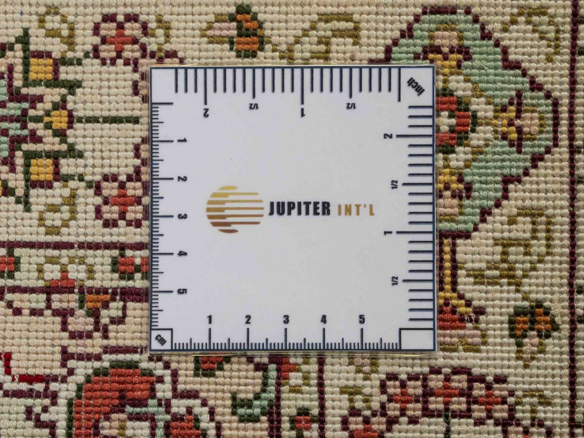 Feiner, handgeknüpfter, chinesischer Orientteppich mit Nain Design aus Kunstseide, creme, weiß. 89x59 cm. Verkauf durch Jupiter Intl.