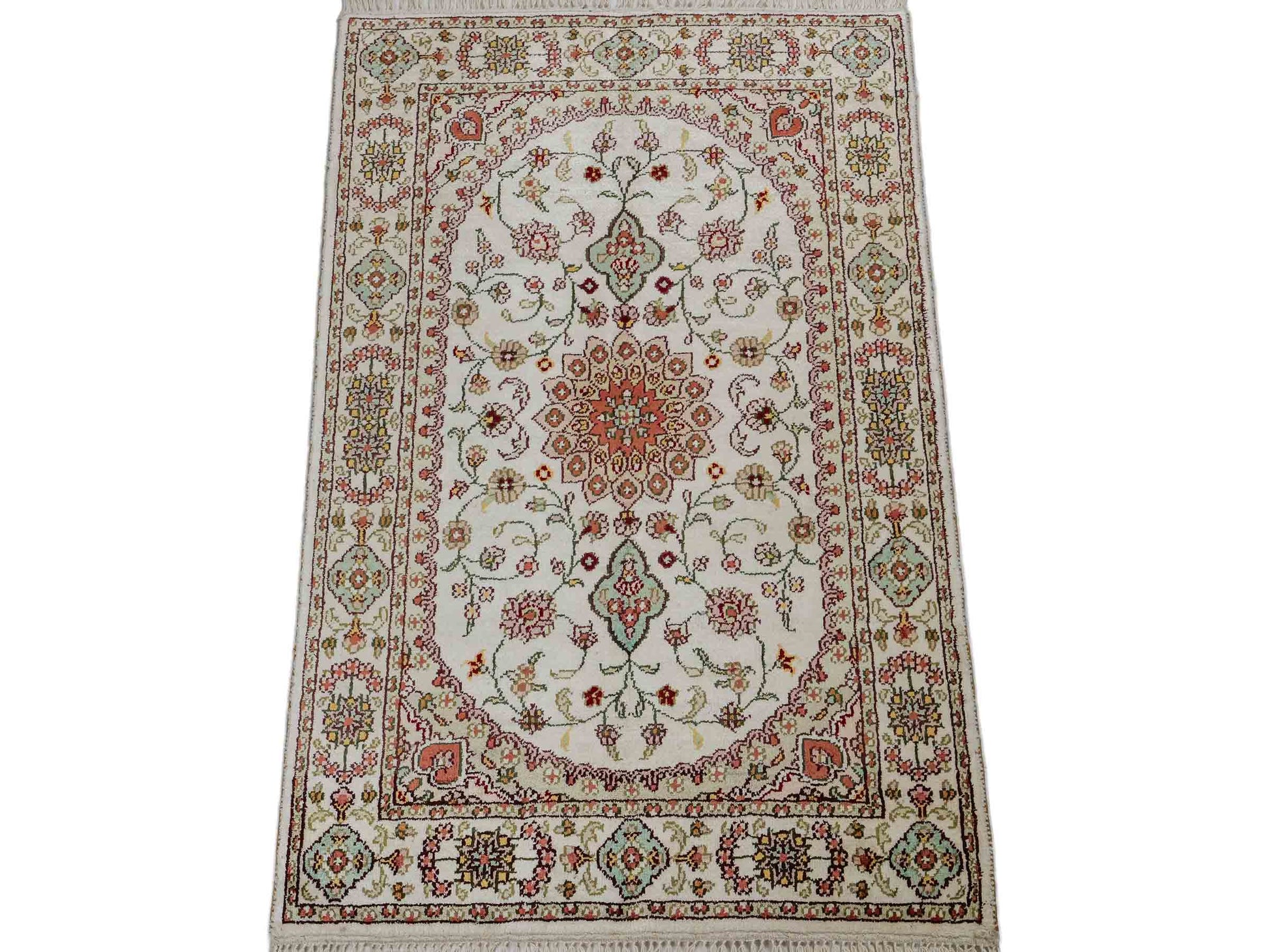 Feiner, handgeknüpfter, chinesischer Orientteppich mit Nain Design aus Kunstseide, creme, weiß. 89x59 cm. Verkauf durch Jupiter Intl.