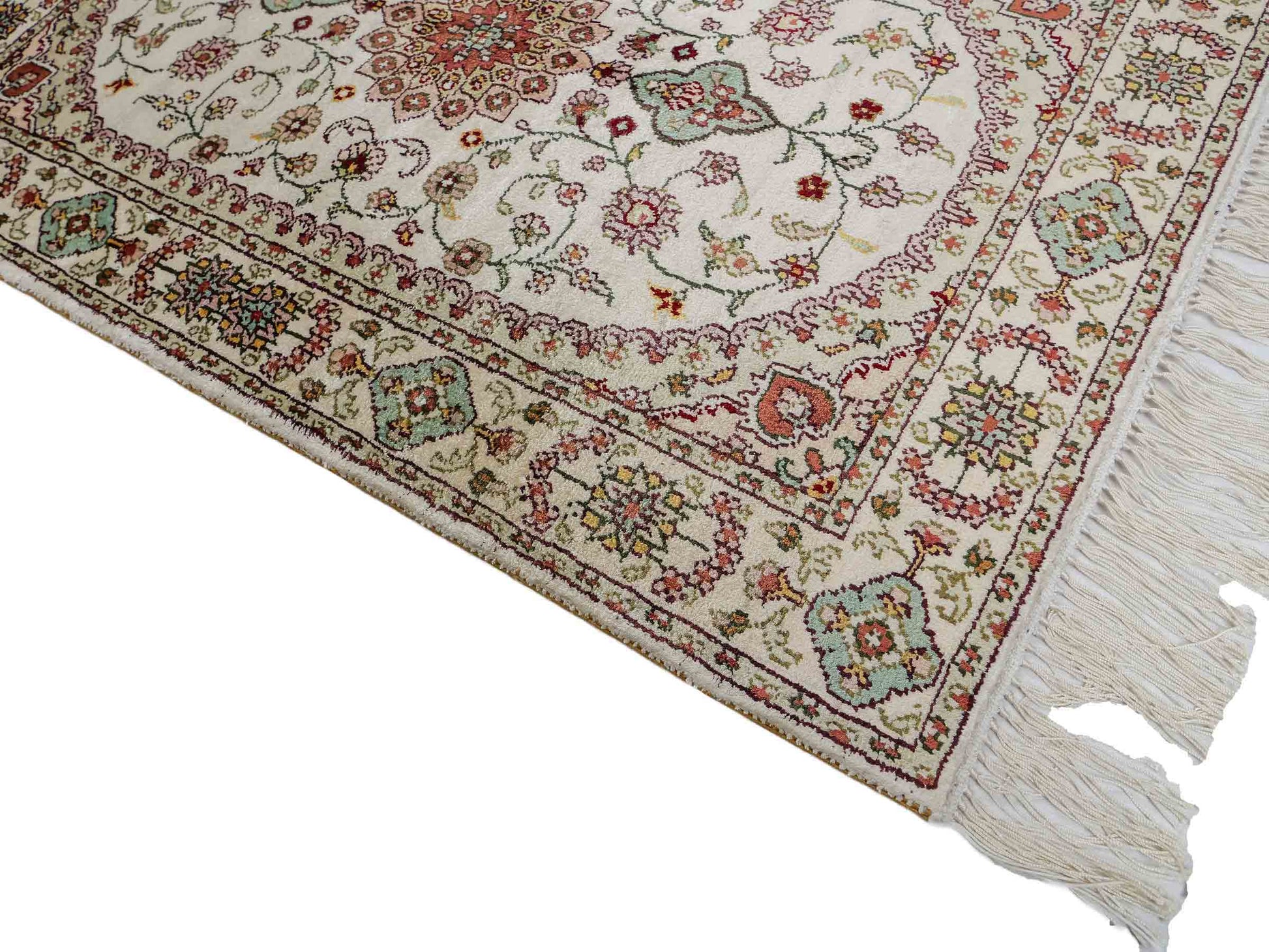 Feiner, handgeknüpfter, chinesischer Orientteppich mit Nain Design aus Kunstseide, creme, weiß. 89x59 cm. Verkauf durch Jupiter Intl.